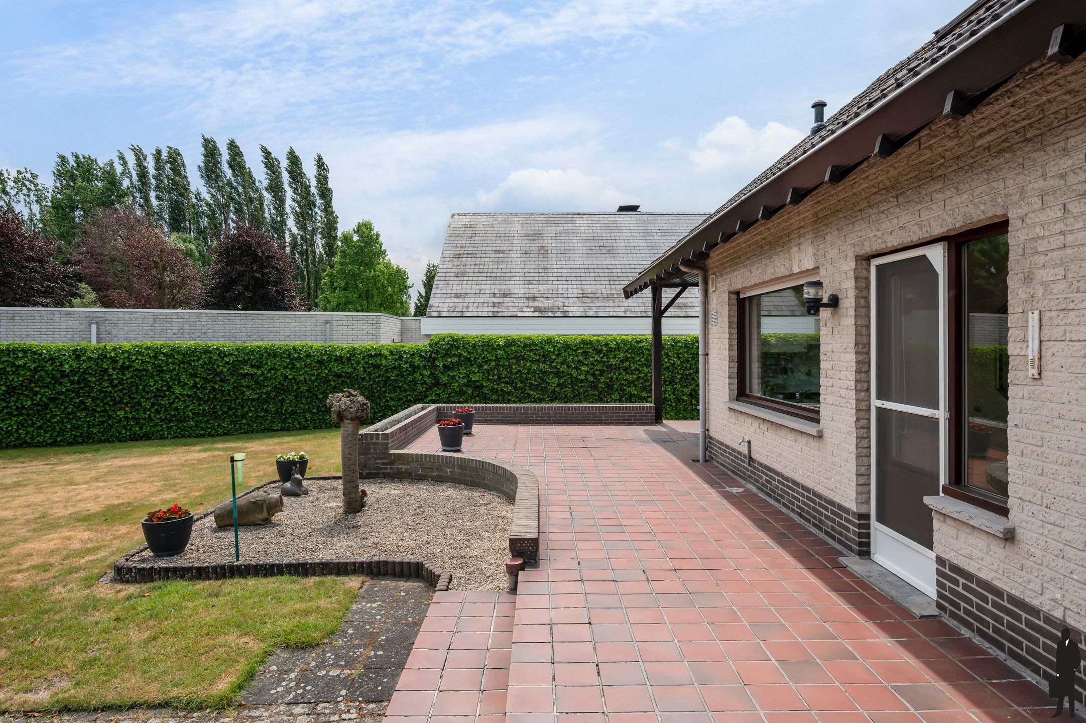 Ruime woning met tuin en bijgebouw foto 32