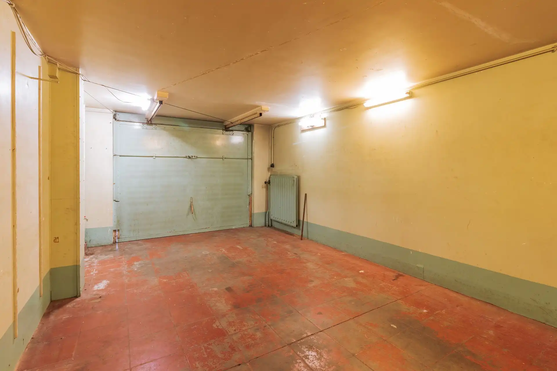 Te renoveren bel-etage met authentieke elementen en tuin foto 5