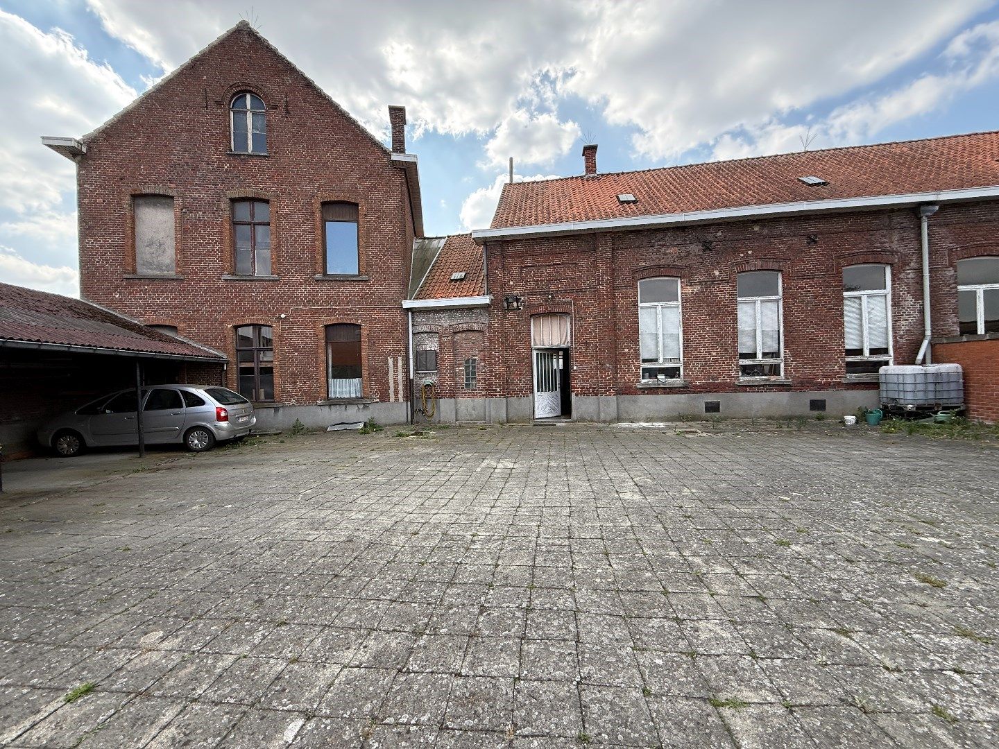 Grote eigendom met atelier. foto 10
