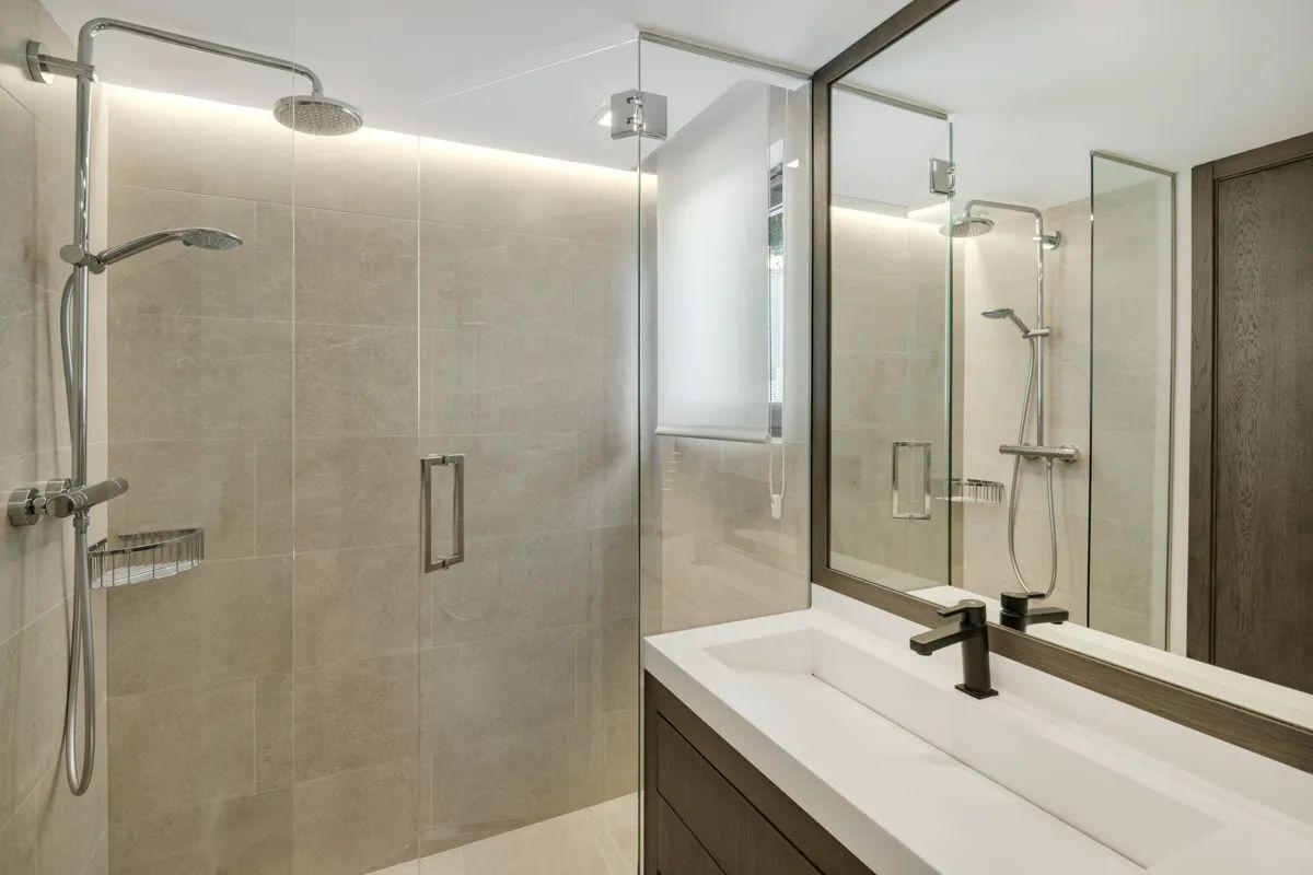 Stijlvolle luxe in Nueva Andalucía – adembenemende villa met uitzicht op La Concha en de Middellandse zee foto 11