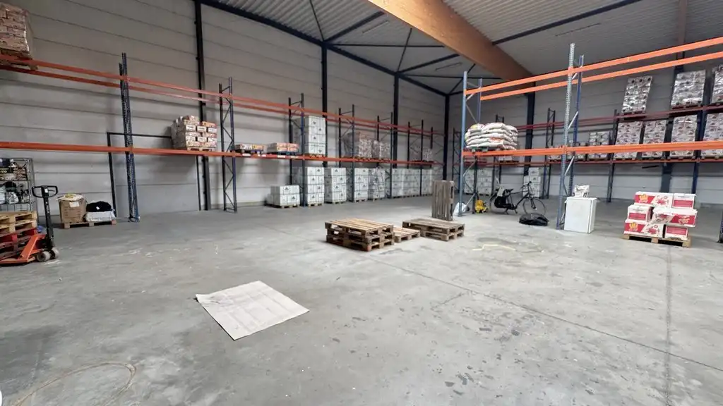 Instapklare bedrijfsunit te huur nabij E313 te Wommelgem foto 7