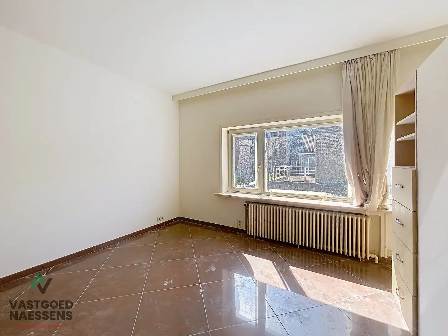 INVESTERINGSPAND/WONING - 5 SLPK - RUIME GARAGE - LOODS EN TERRAS foto 12