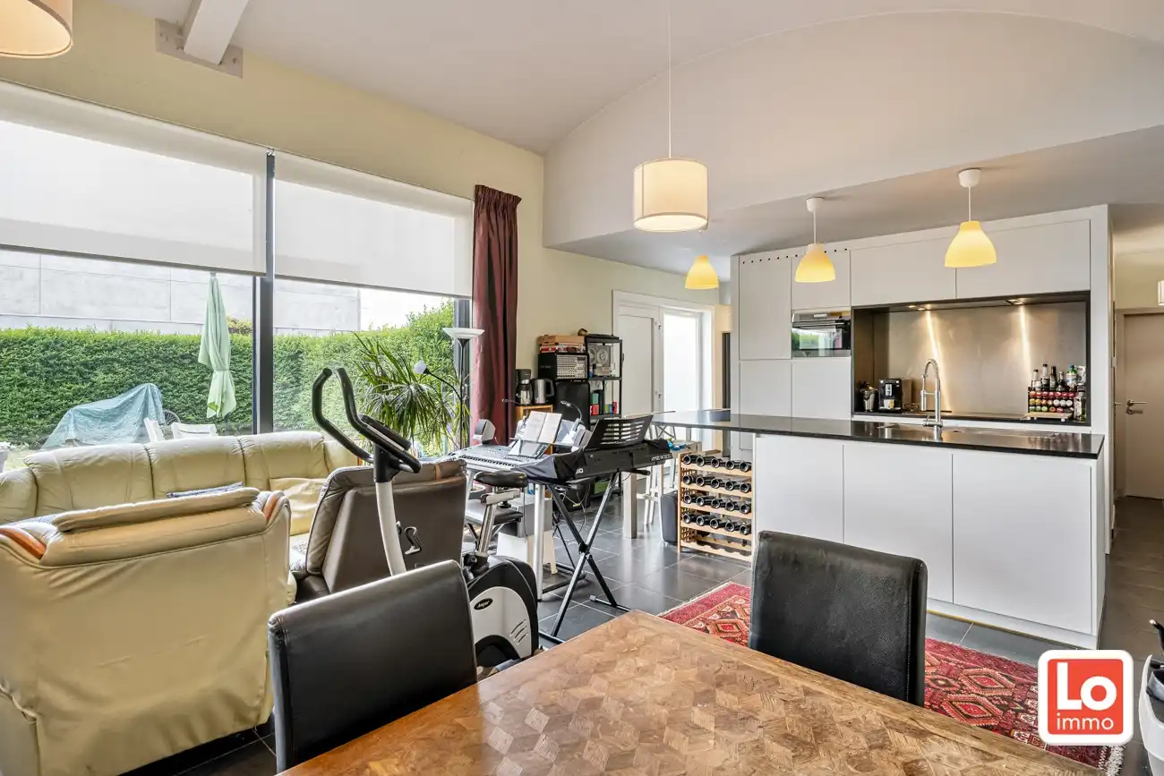 Instap klaar appartement met afzonderlijke garage op een gemakkelijk bereikbare locatie nabij  het centrum van Lochristi! foto 6