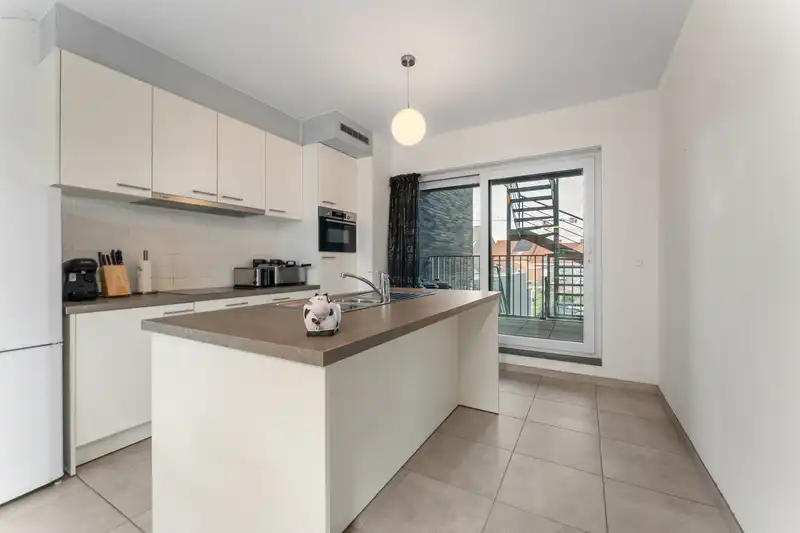 Nabij centrum Roeselare : recent  2 slaapkamers en twee terrassen in de Residentie El Palmar. Totale oppervlakte 138,43 m². foto 7