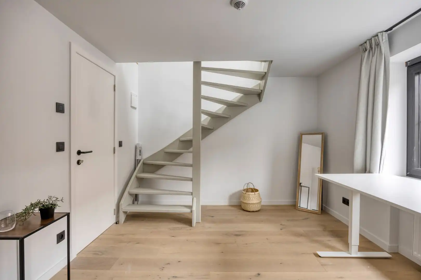 Volledig gerenoveerde en gemeubelde studentenkamers met privé-sanitair. foto 13