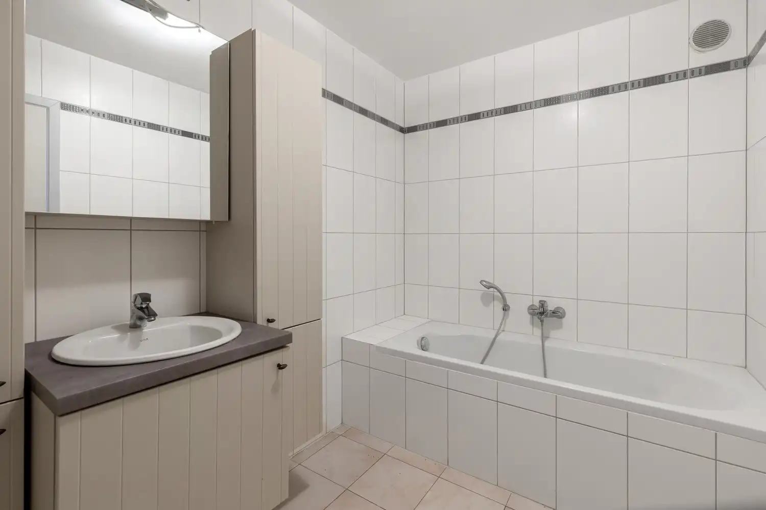 Unieke vastgoedopportuniteit! Ruim bedrijfscomplex met 2 appartementen en exclusief penthouse op 46a 55ca! foto 112