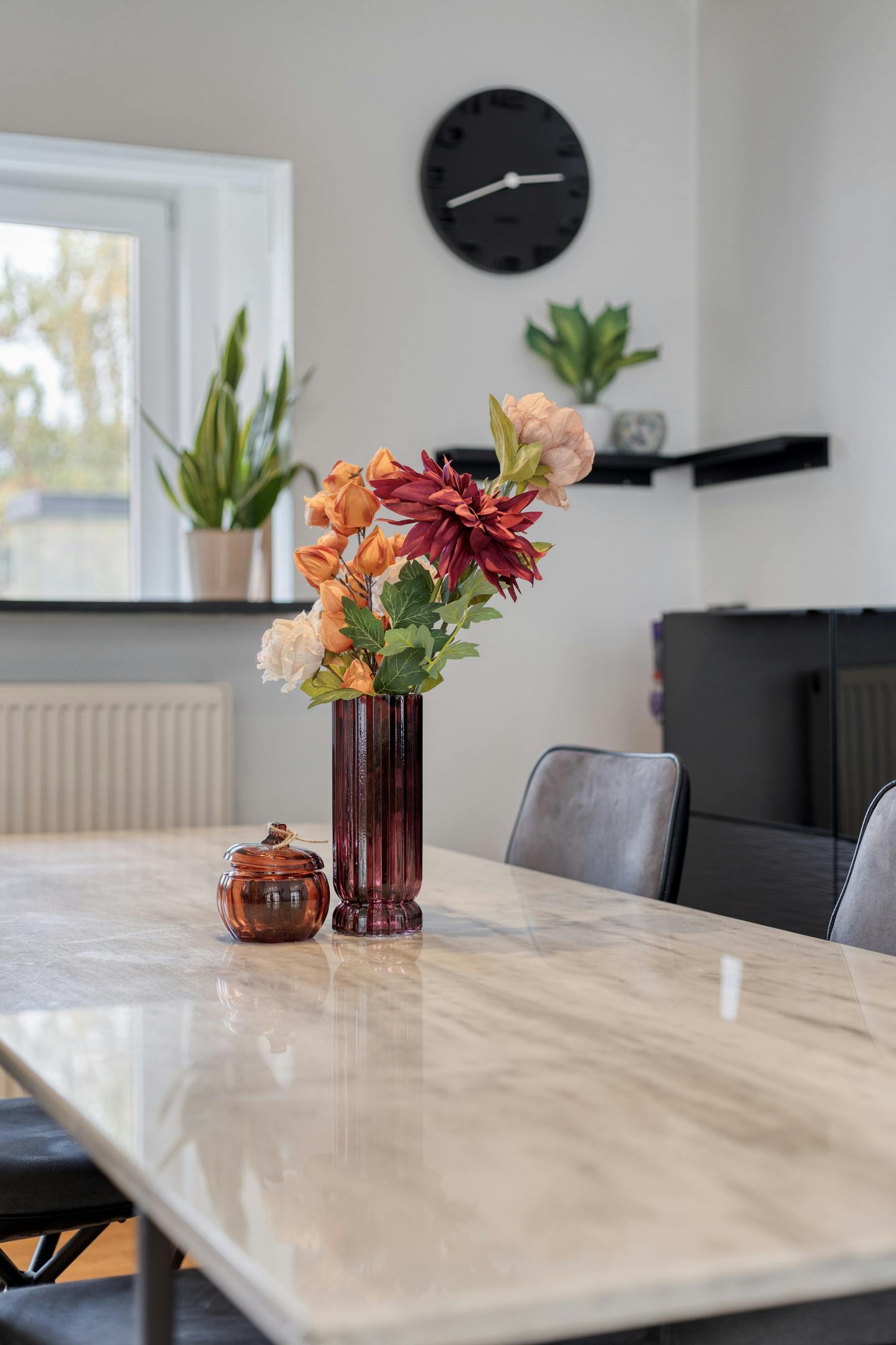 Instapklaar huis te koop in de "Vogeltjeswijk" te Merksem foto 13