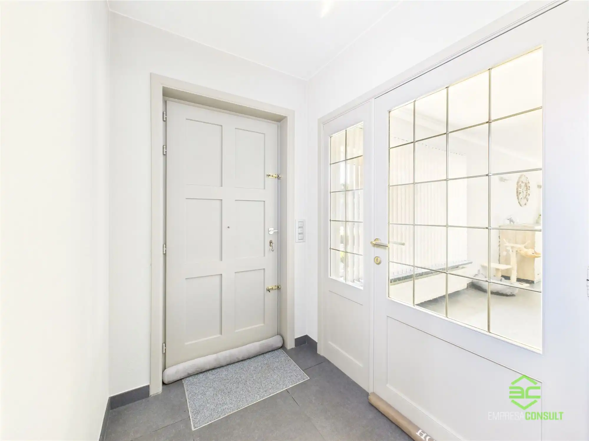 Instapklare gezinswoning met 3 slpk in Linkhout! foto 4