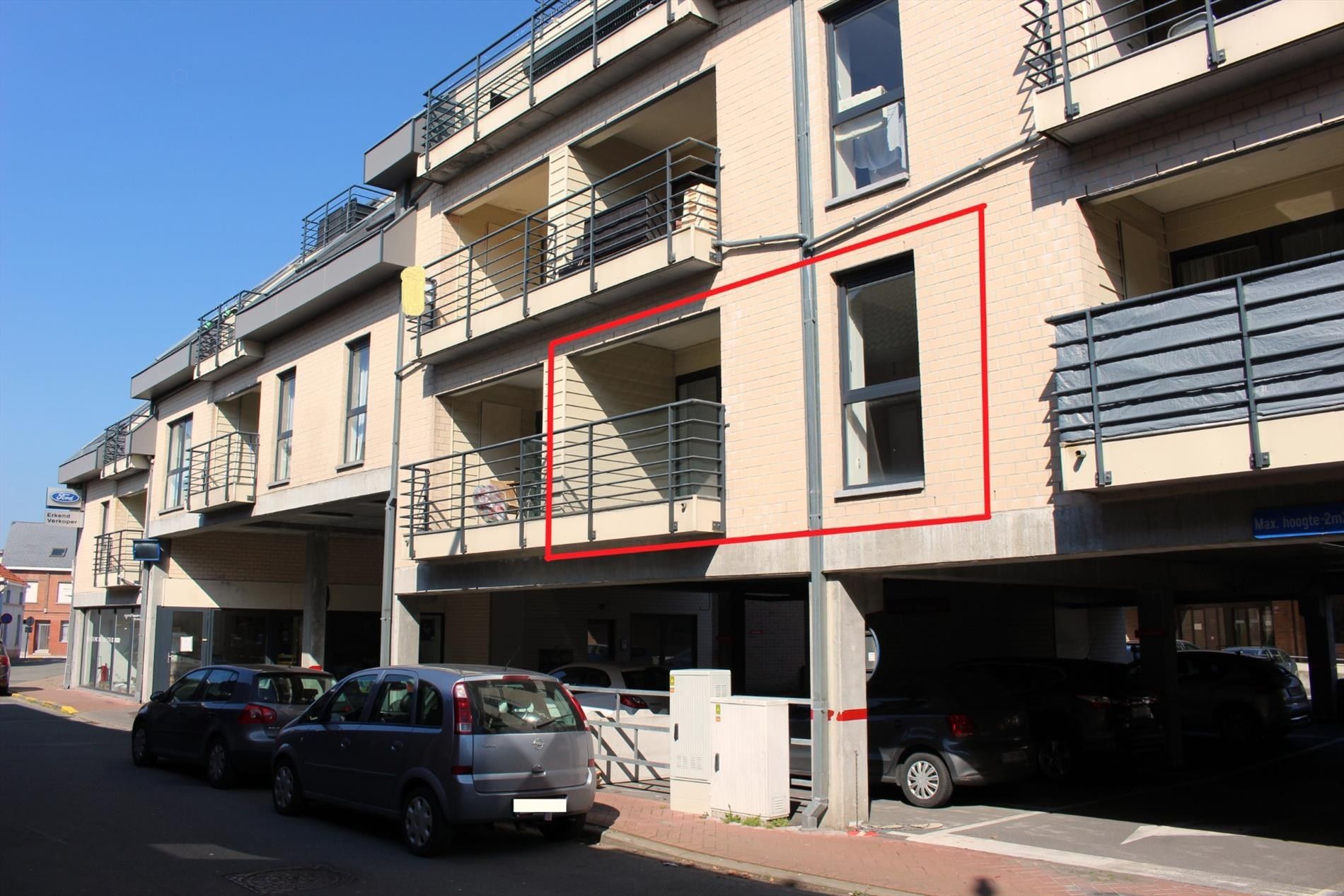 Appartement met 2 slaapkamers en terras. foto {{pictureIndex}}