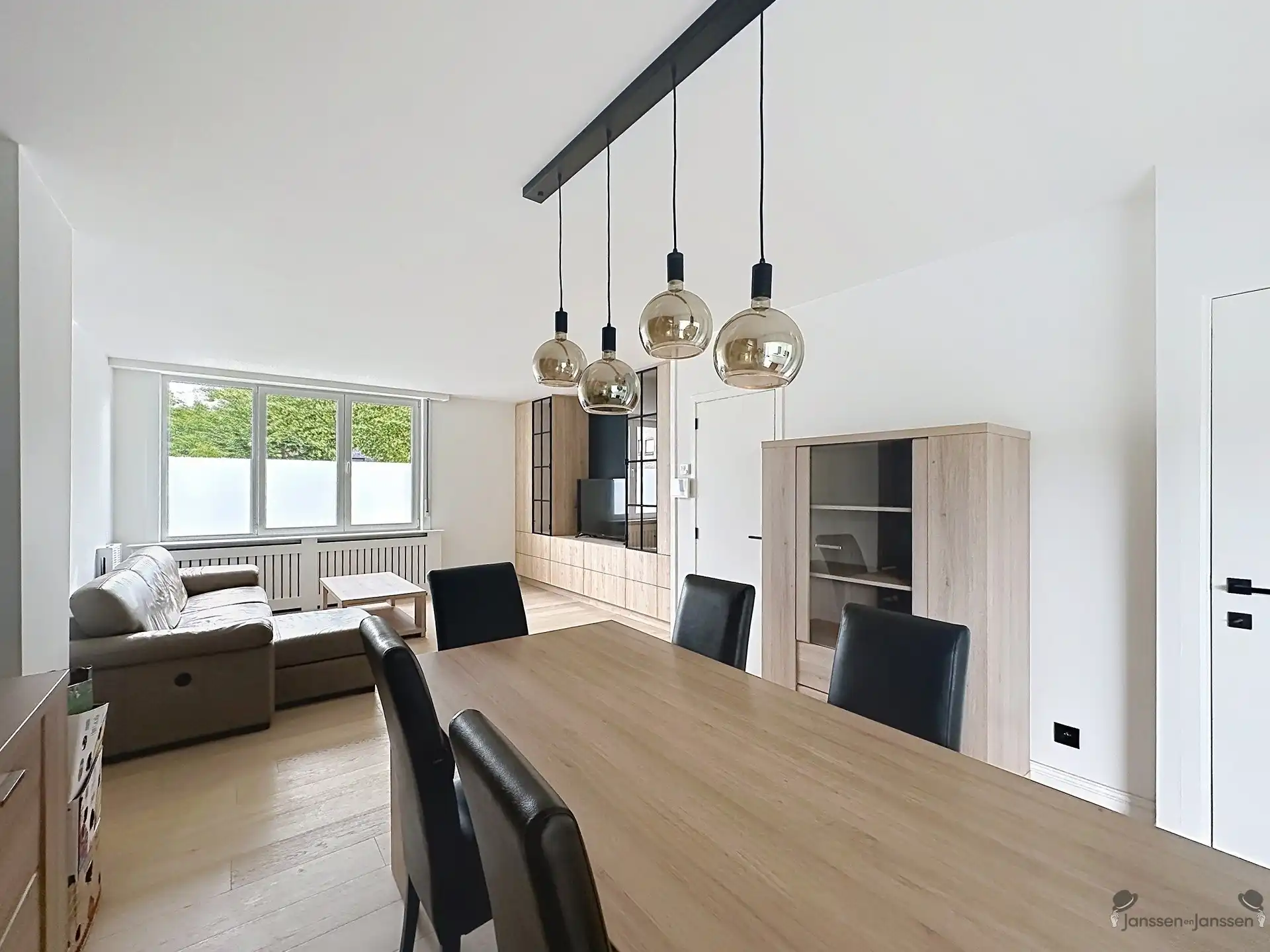 Woning met 2 slk en tuin foto 3