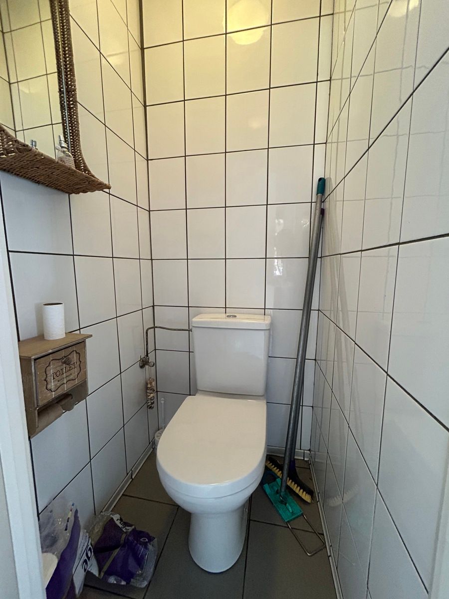 Handelsruimte in Pelt!  INDELING  - Winkelruimte - Achterinkom - Toilet - Kelderruimte foto 8