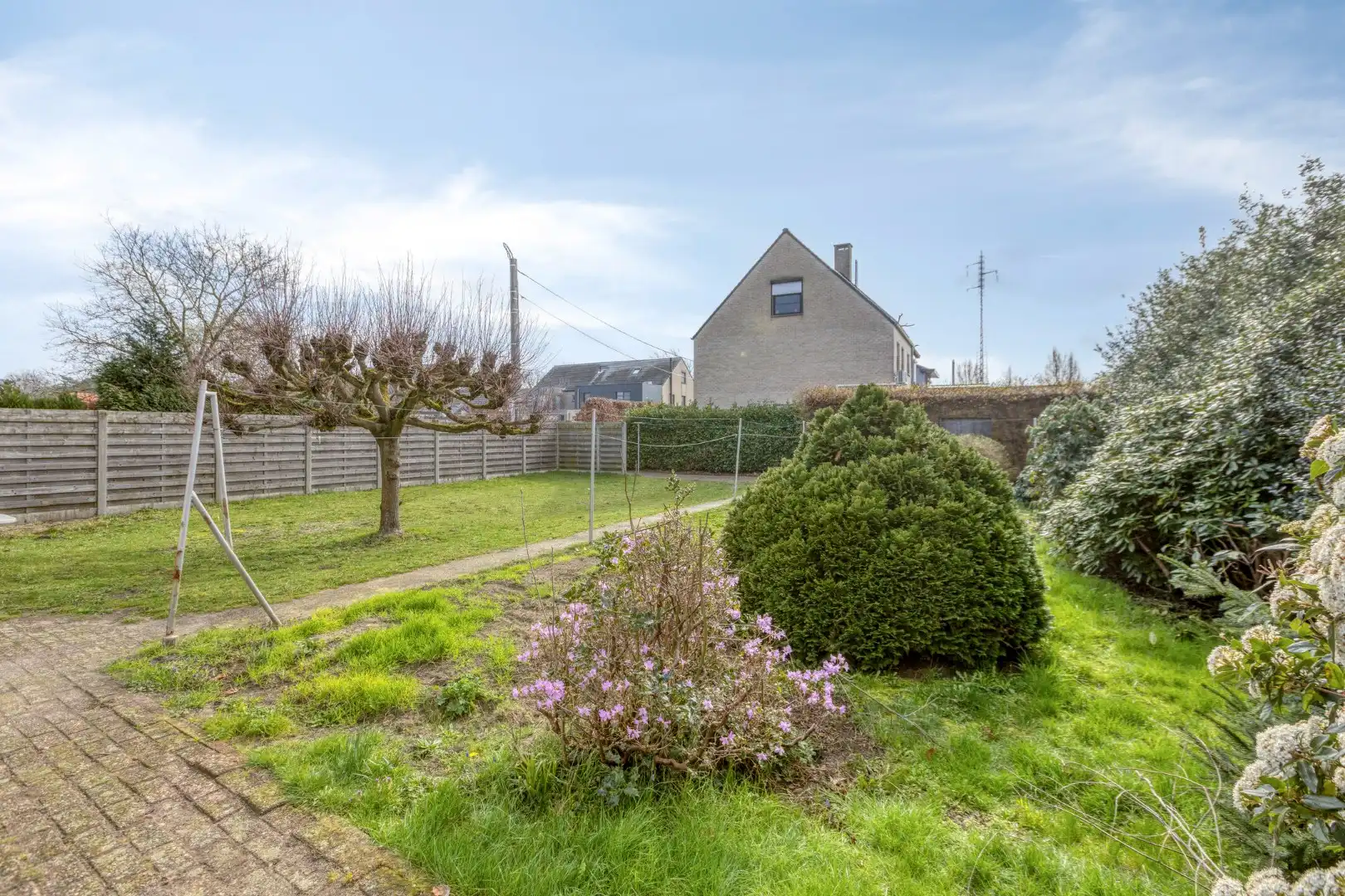 Gunstig gelegen woning met oa 3 slpks op een mooi perceel van 742 m². foto 27