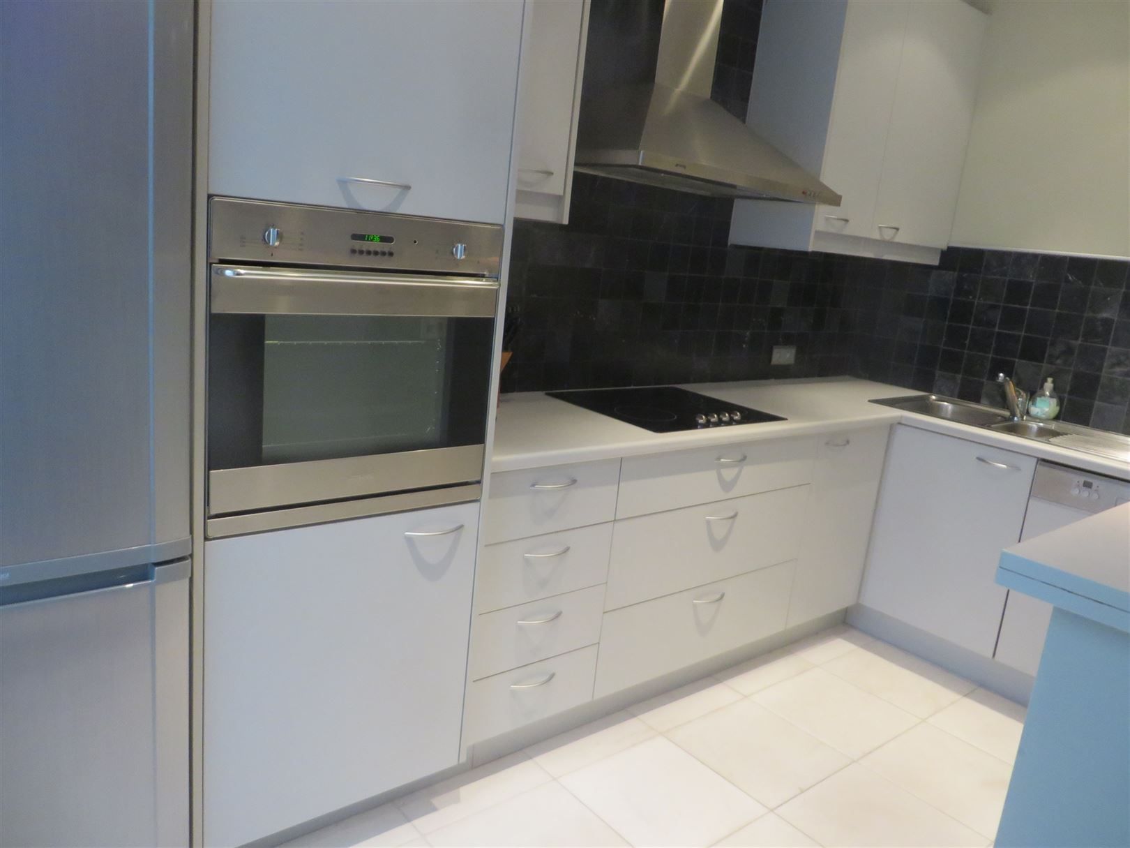 Gemeubeld appartement met 2 slaapkamers in Merksem foto 4