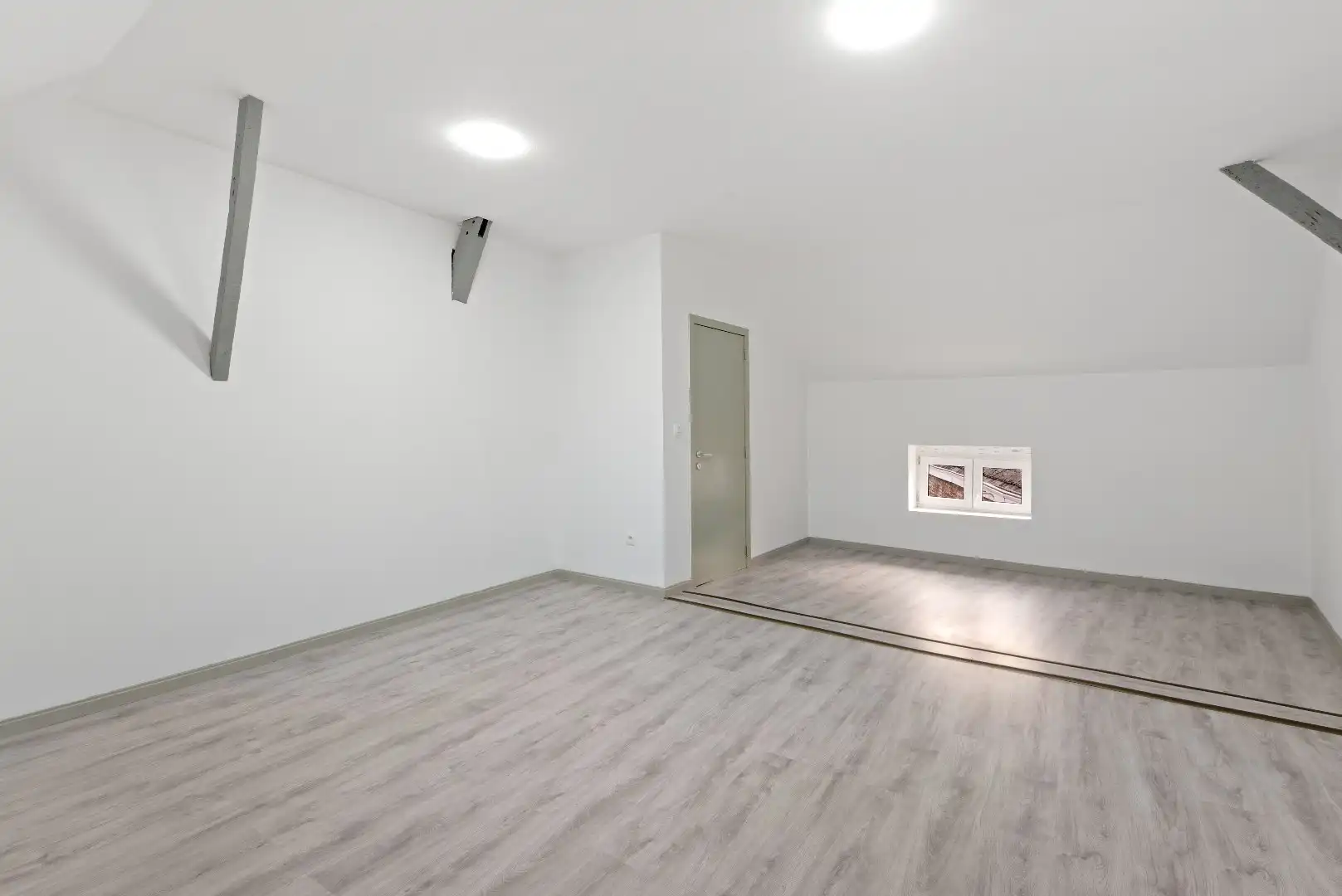 Polyvalente rijwoning met grote handelsruimte te Tienen foto 8