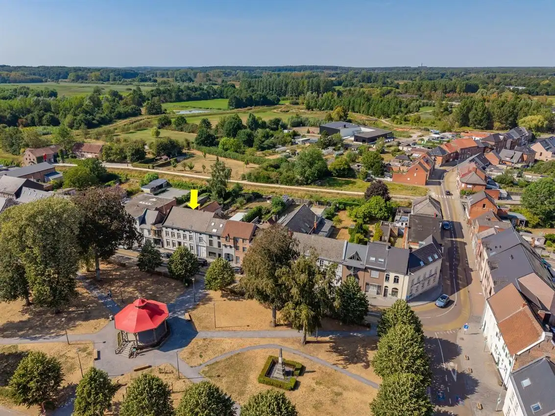 Historische woning met koetspoort op 8a41ca op markt tot tegen de Demer foto 5
