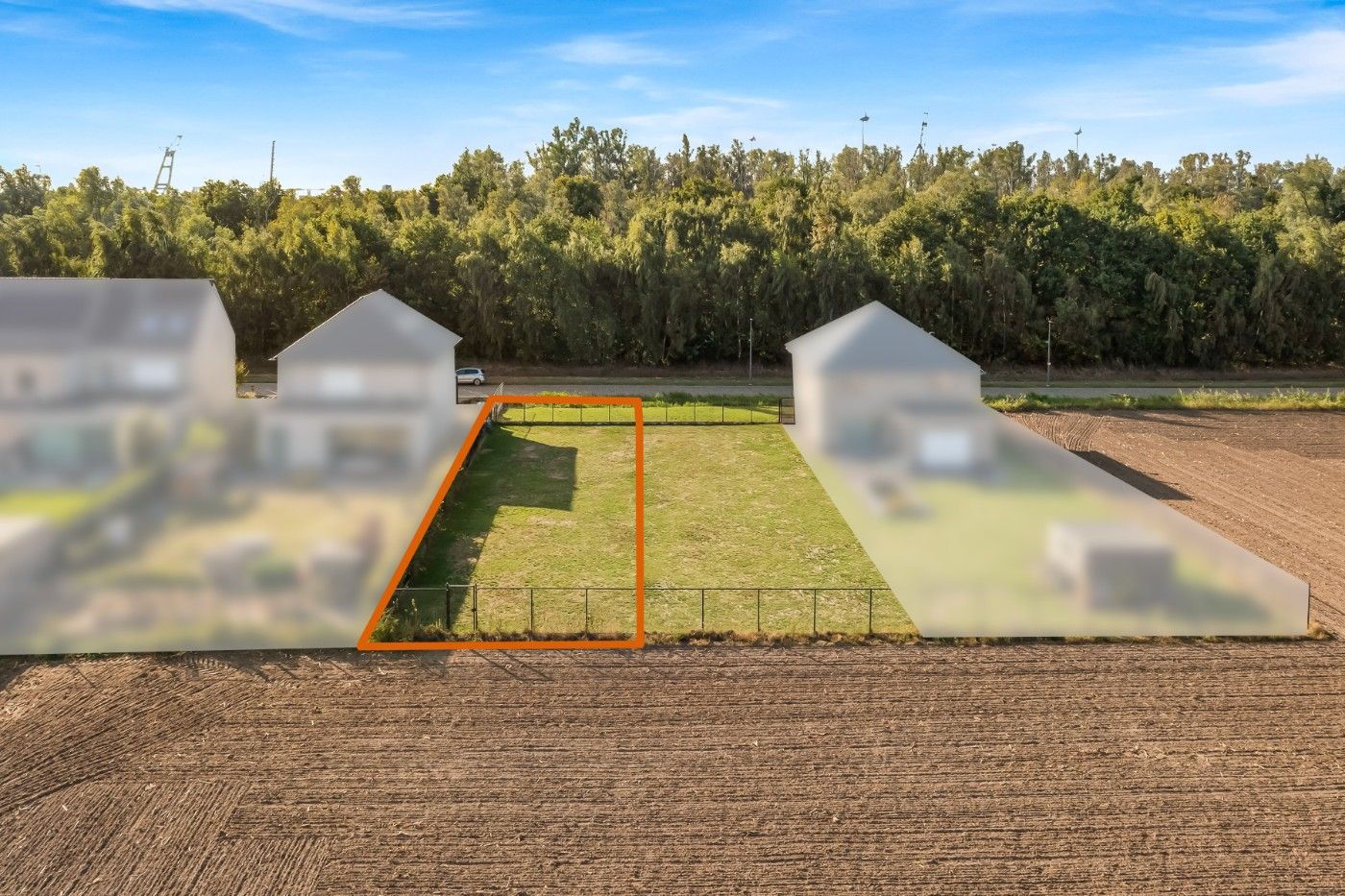 Mooi gelegen bouwgrond van 493m² voor HOB met garage en tuin foto 3