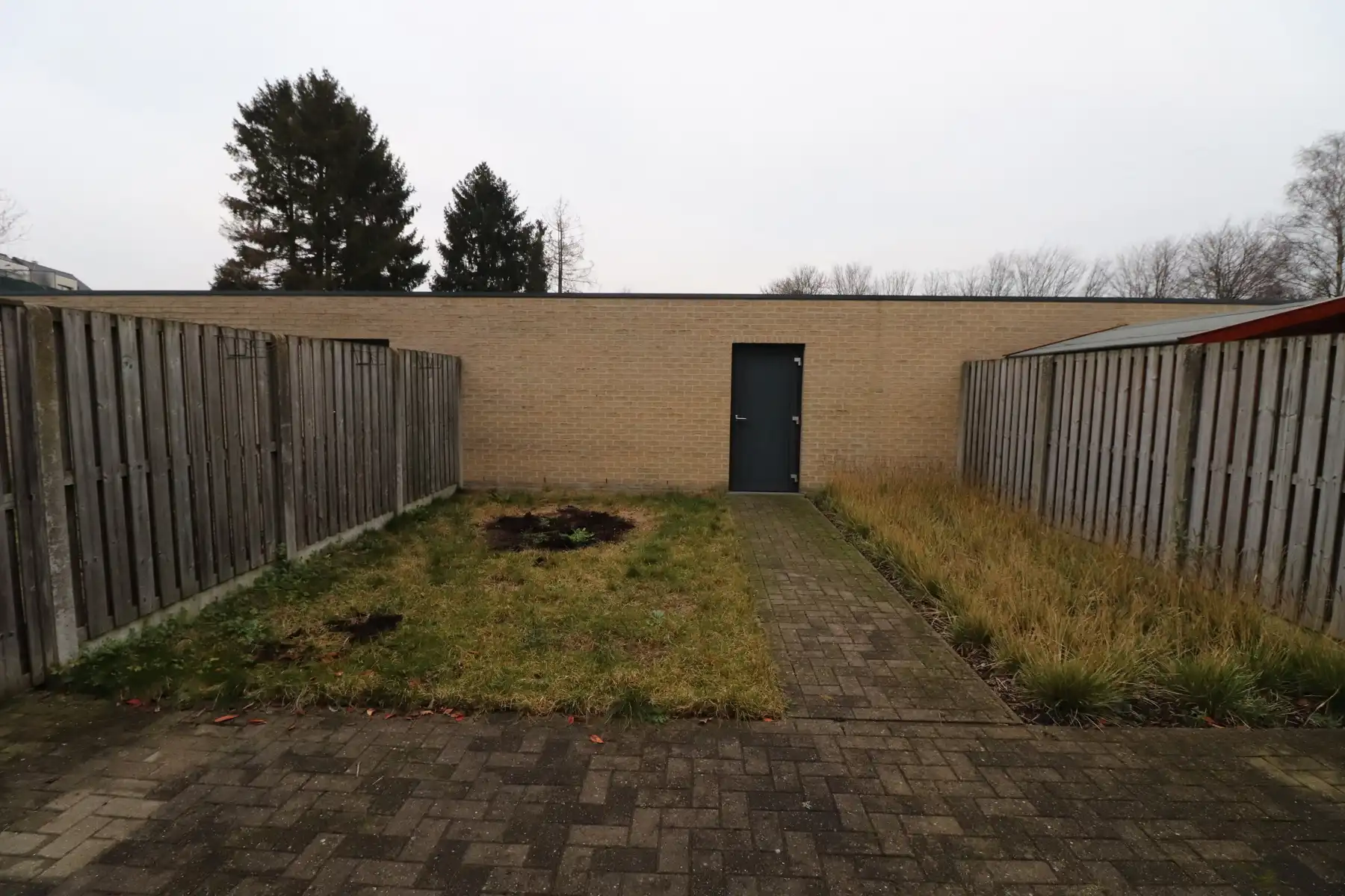 Recent appartement op de benedenverdieping met tuin en garage. foto 13