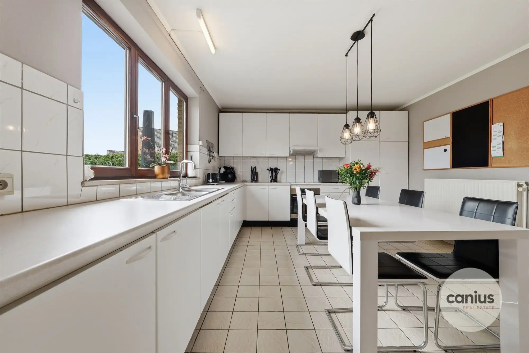 VRIJSTAANDE WONING MET 4 SLAAPKAMERS EN ZUIDELIJK GERICHTE TUIN IN GELINDEN foto 10