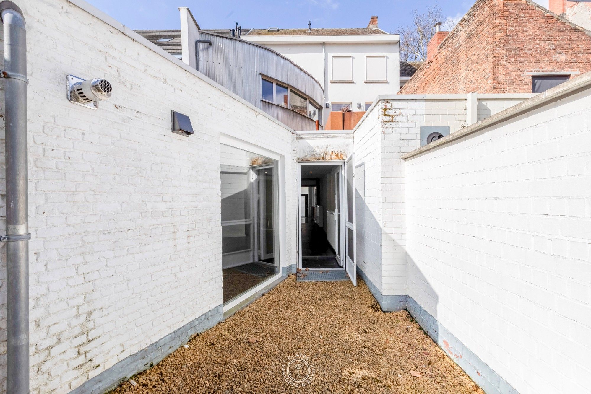 Totaal gerenoveerd handelspand met wachtruimte en buitenruimte – instapklaar kantoor of praktijk in de Stationsstraat foto 12