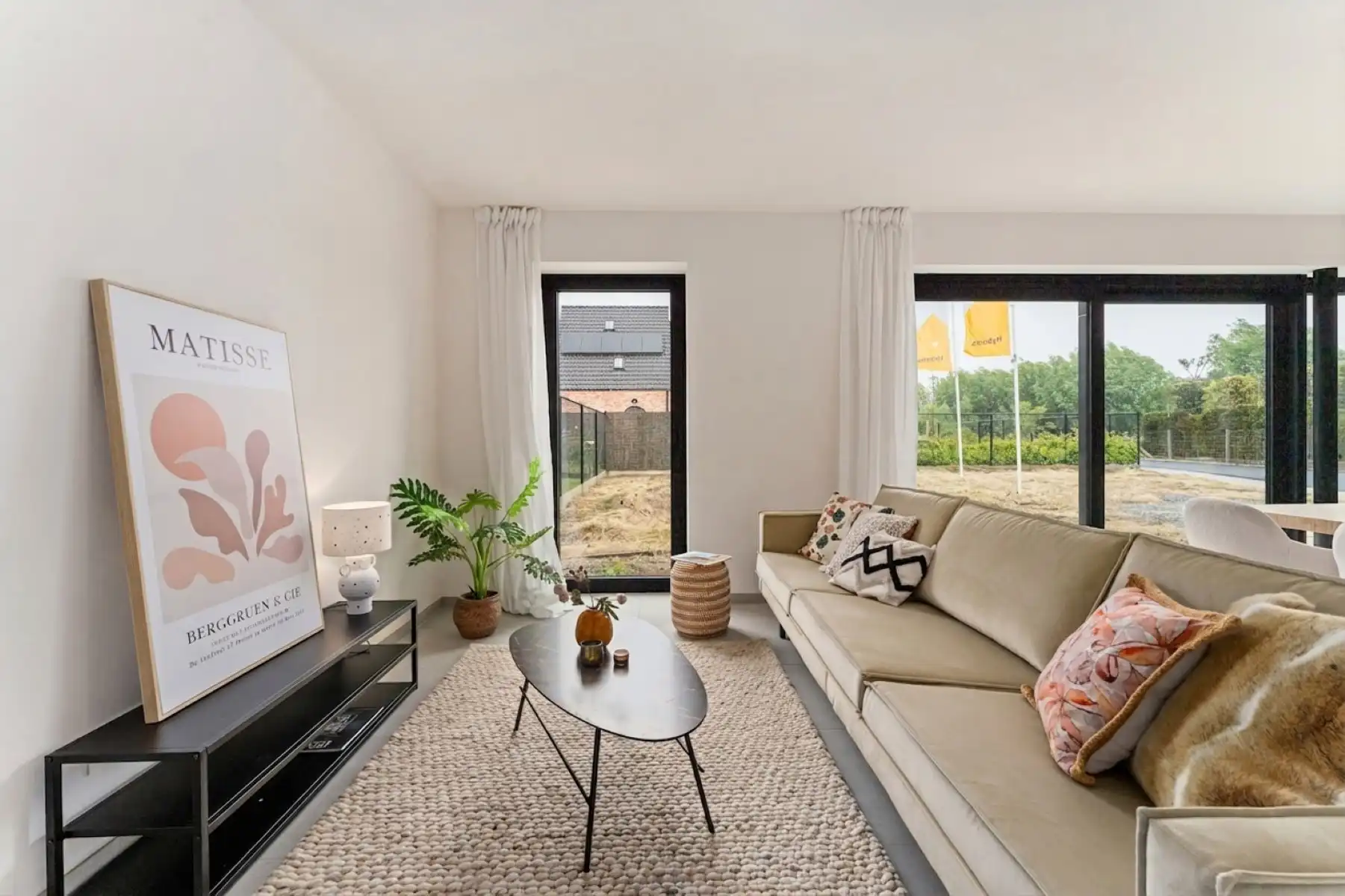 Moderne, halfopen woning foto 2