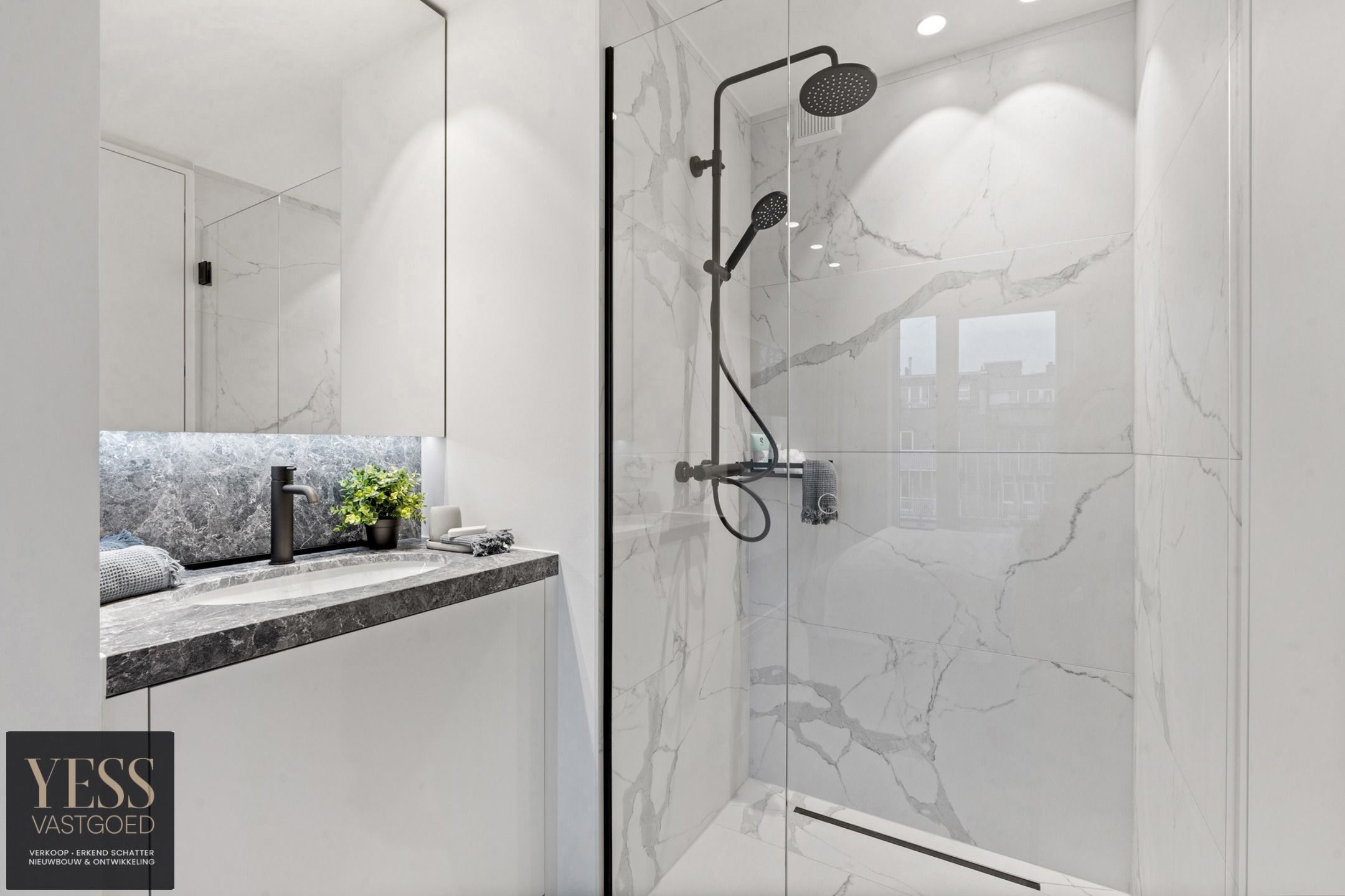 Prachtige penthouse, zijdelings zeezicht & 2 ruime terrassen foto 16