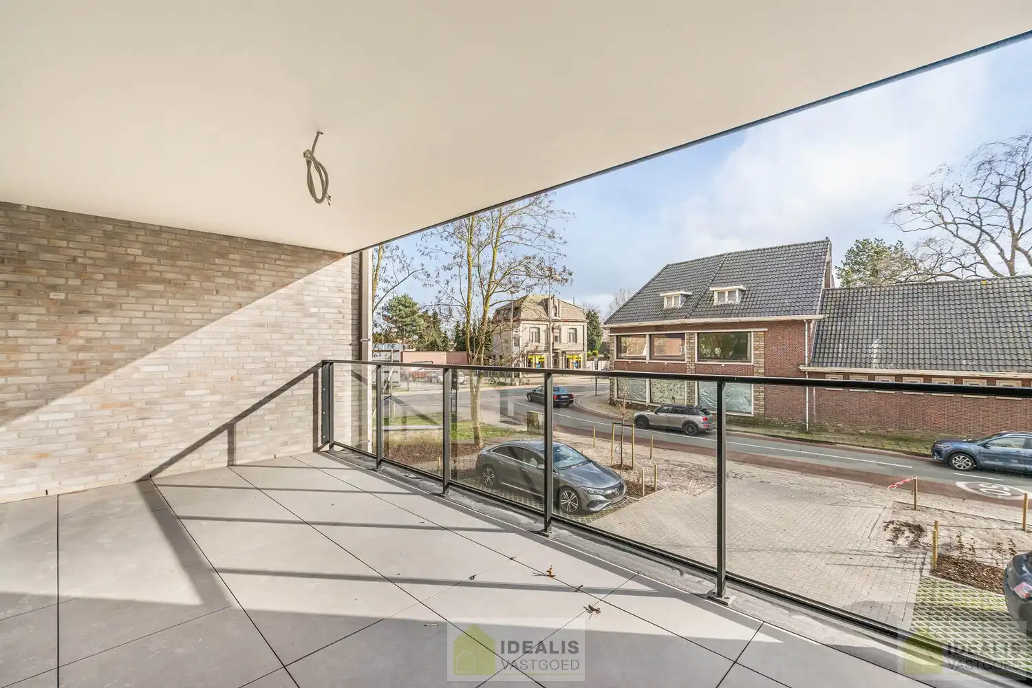 PRACHTIG INSTAPKLAAR NIEUWBOUWAPPARTEMENT MET AUTOSTAANPLAATS EN KELDERBERGING MIDDEN IN HARTJE LOMMEL, EEN AANGENAME LEEFRUIMTE MET OPEN KEUKEN EN AANSLUITEND AAN TERRAS, BERGRUIMTE, 2 SLAAPKAMERS EN RUIME BADKAMER. foto 4