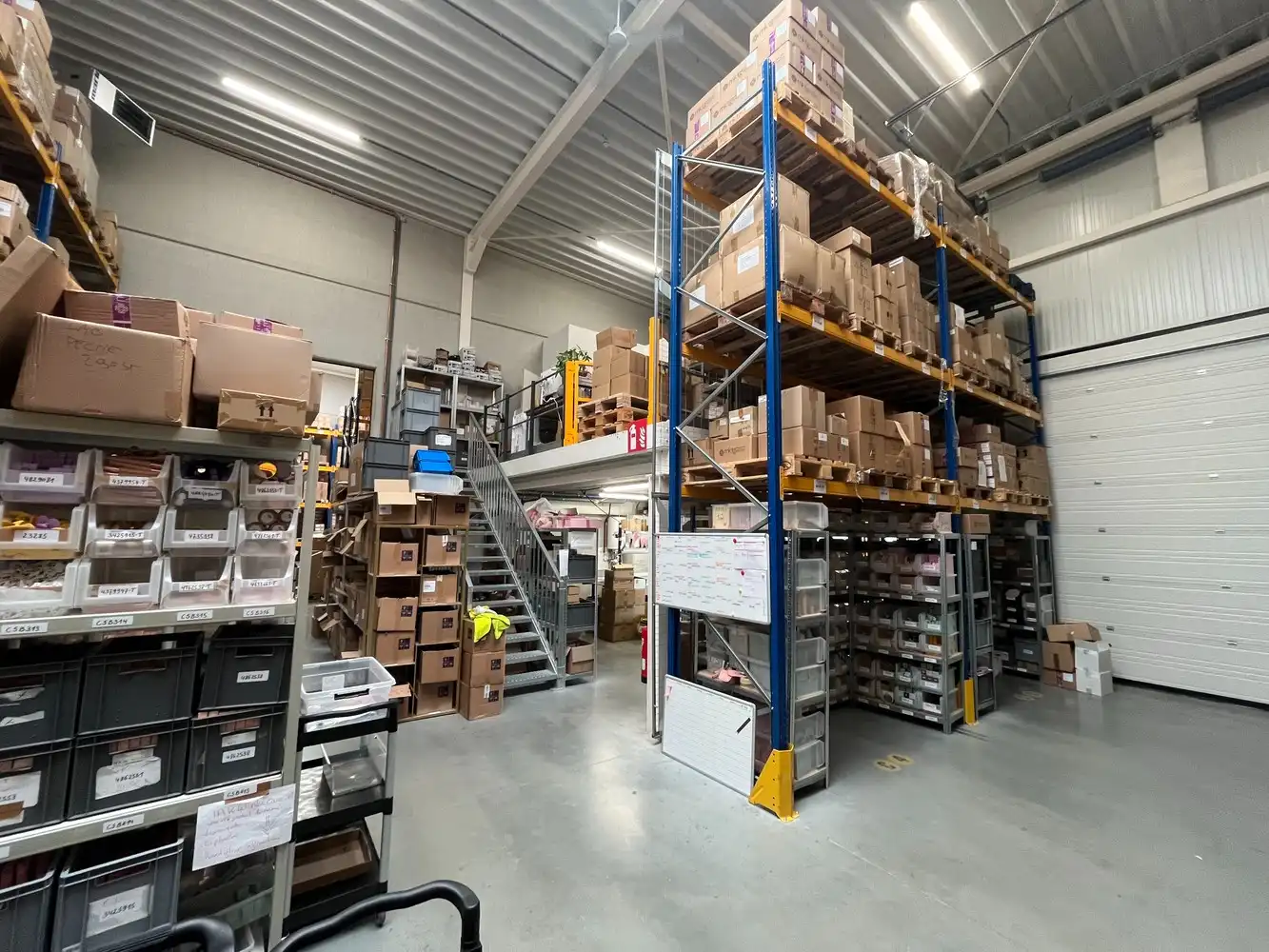 KMO-unit 324m² met mezzanine foto 12