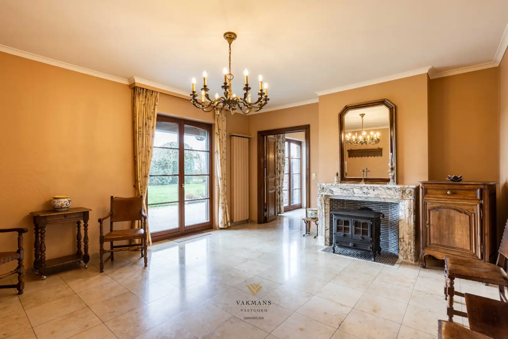 Elegante villa op 5000 m² op een gegeerde locatie foto 7