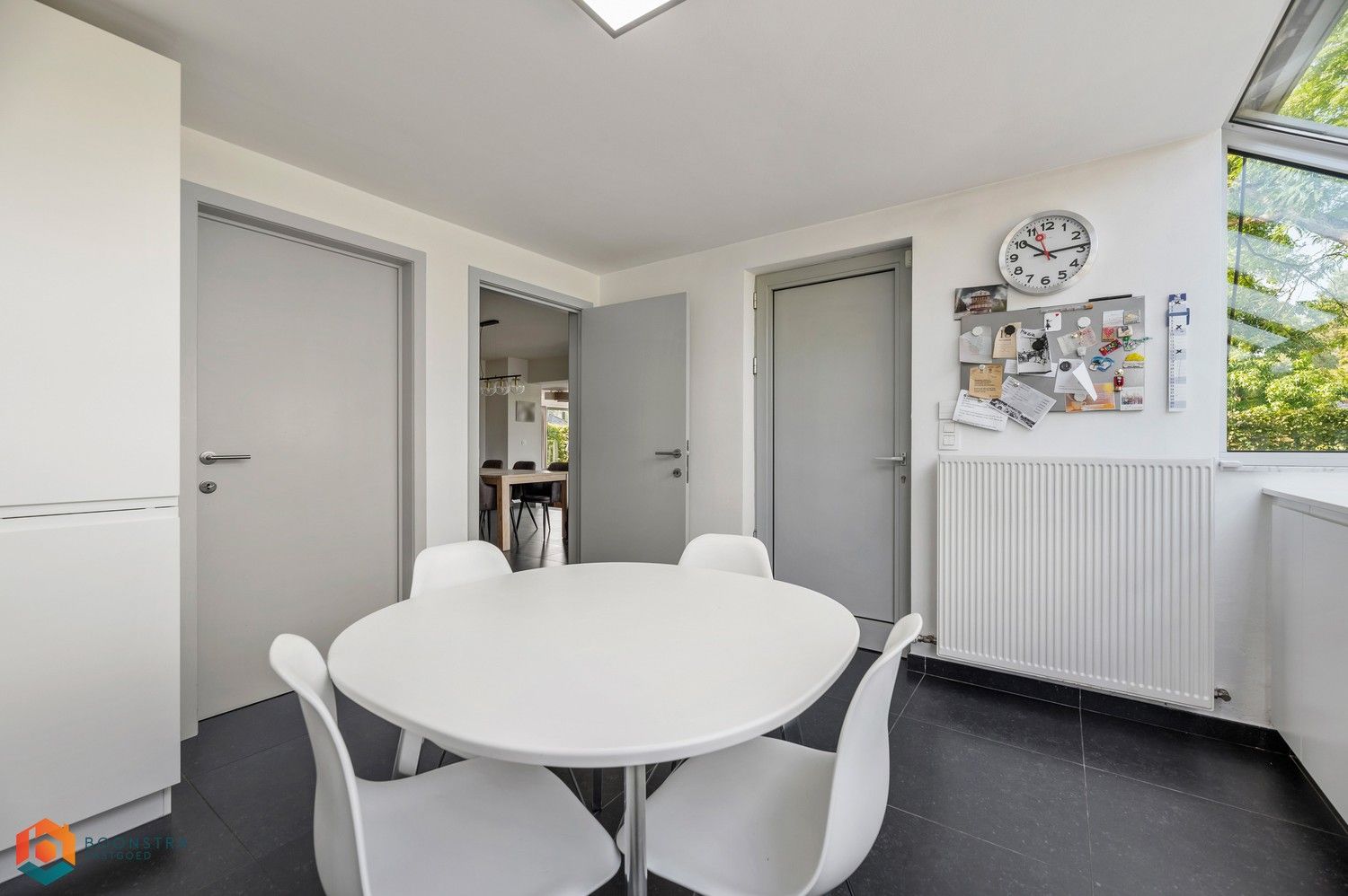 Stijlvolle villa met prachtige tuin, 3 slaapkamers en mogelijkheid tot vrij beroep foto 9