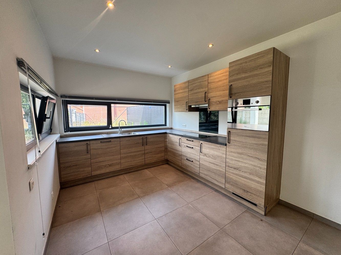 Exclusieve, instapklare woning met modern comfort in het hart van Lanaken foto 8