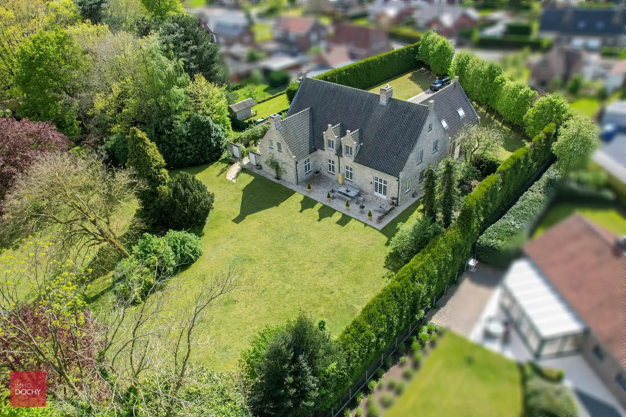 Hoofdfoto van de publicatie: Zeer goed onderhouden ruime villa