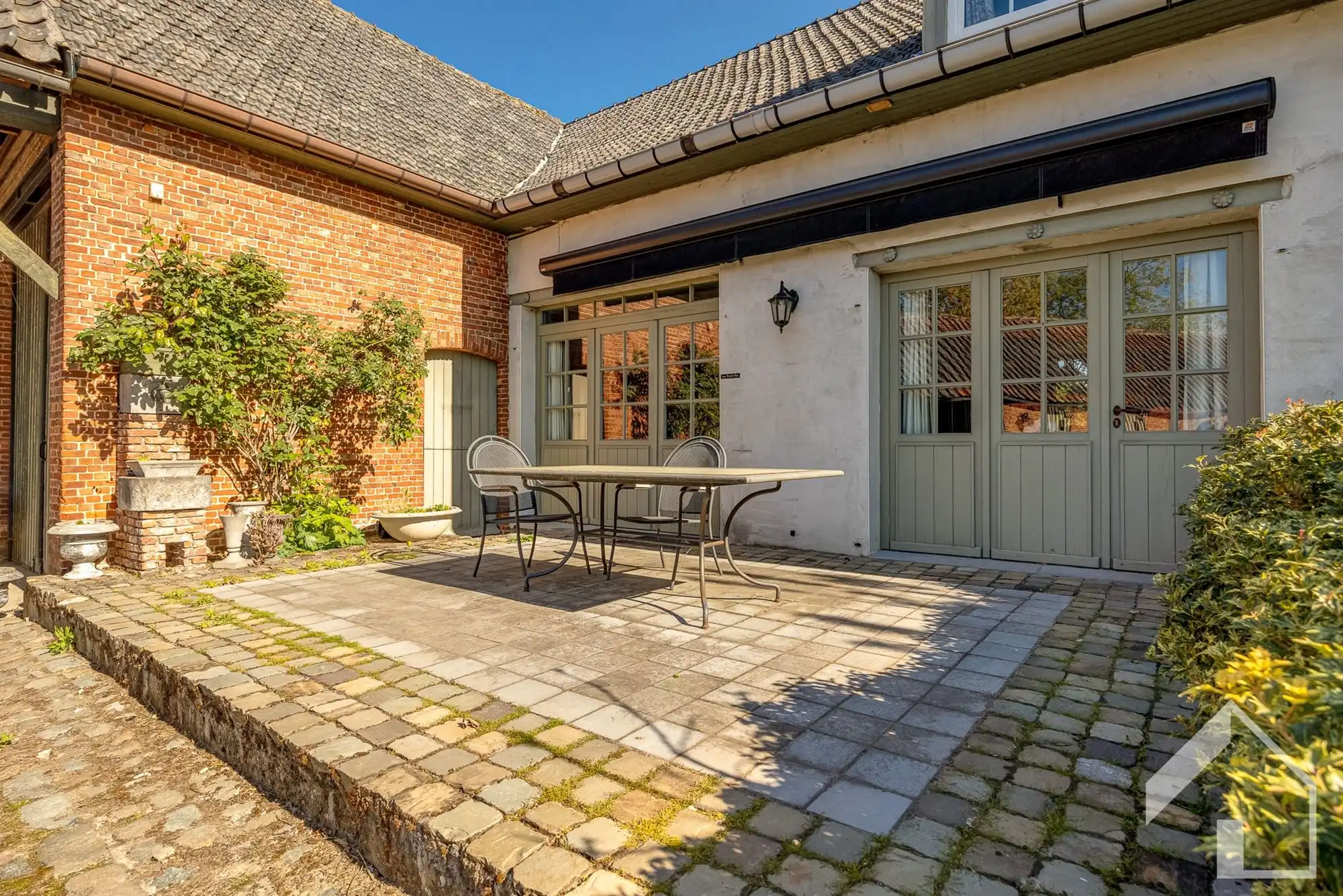 Unieke hoeve bestaande uit 2 individuele woningen en atelier foto 29