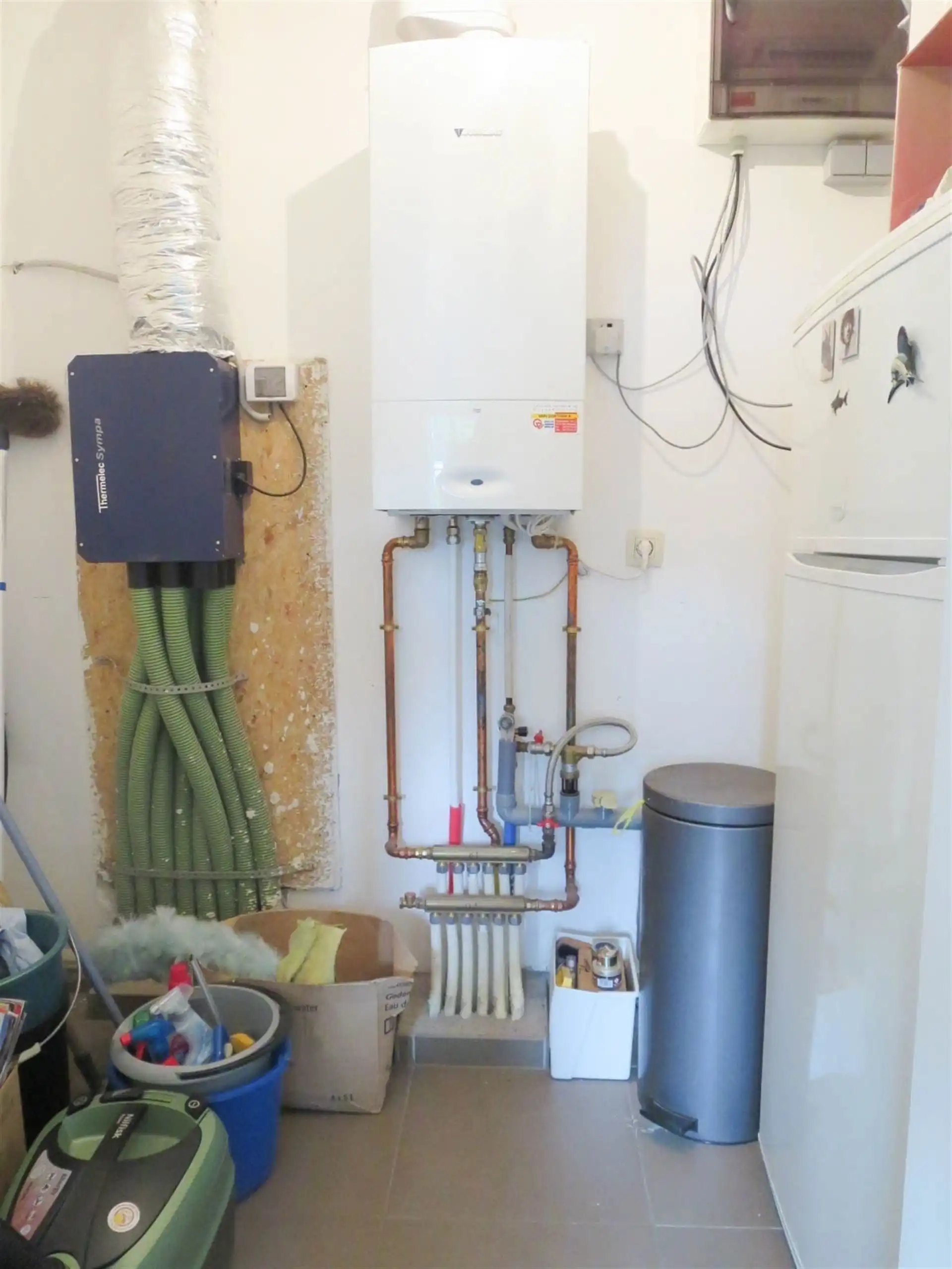 Aan de stadsrand gelegen gelijkvloers appartement foto 6