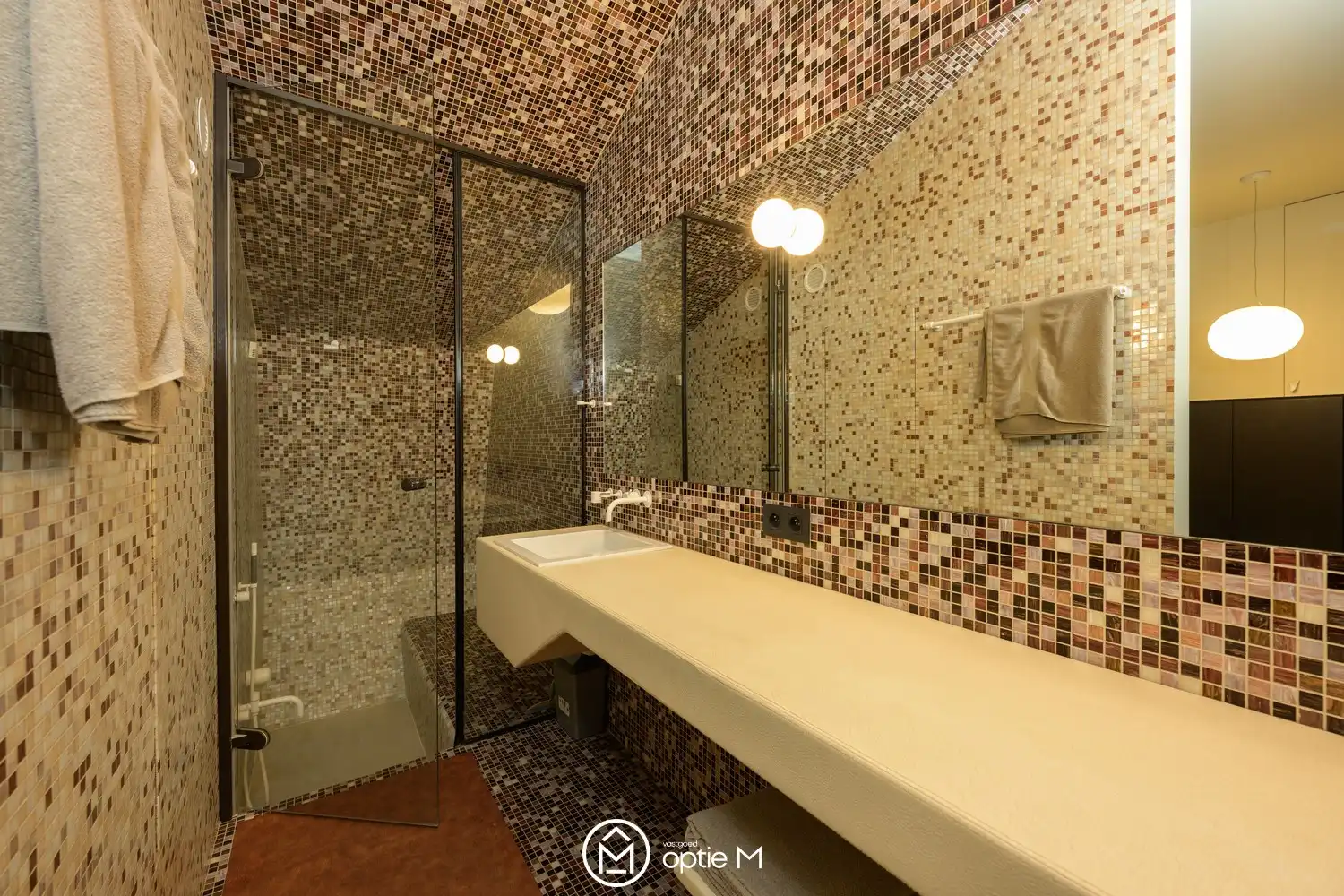RUIME LUXE LOFT MET GROTE TERRASSEN foto 18