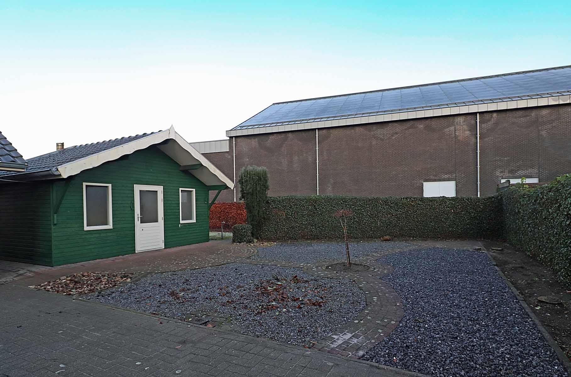 Ruime woning met 4 slpk. en garage in centrum Molenbeersel.  foto 26