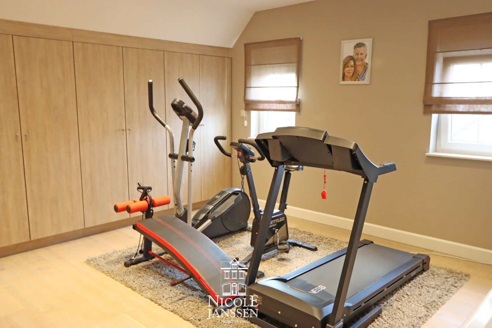 Ruime halfvrijstaande woning  foto 19