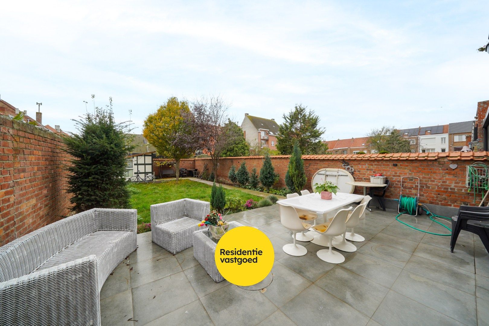 Ruime, energiezuinige gezinswoning met 6 slaapkamers en zonnige tuin in Oostende foto 3