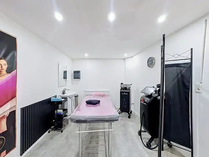 Ruim handelspand met wellness, tuin en tal van mogelijkheden op 1.360 m² grond foto 14