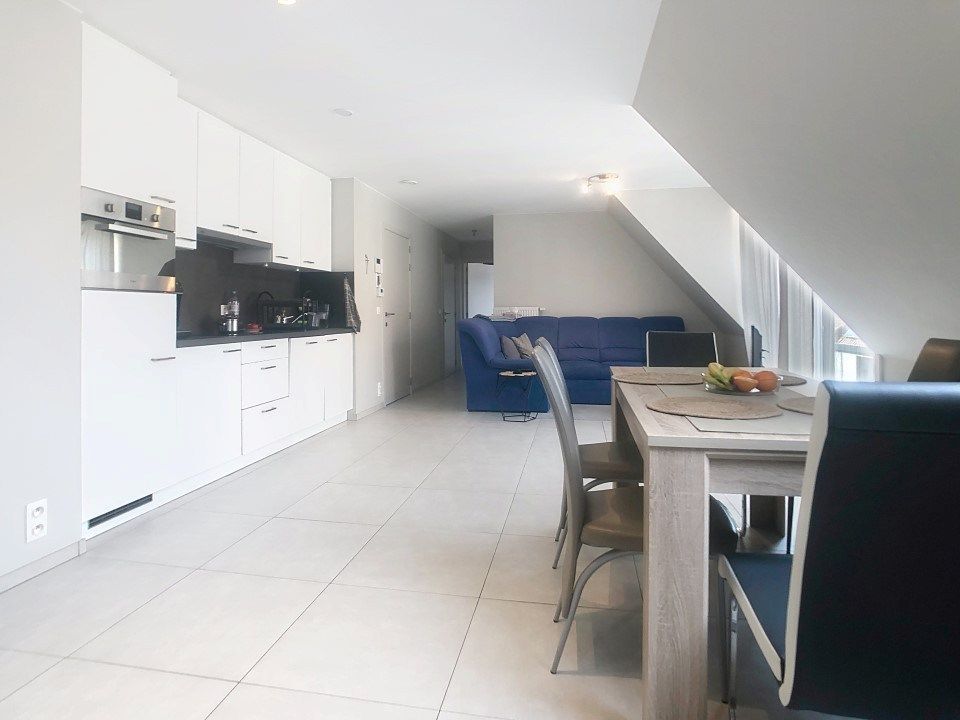 Recent, centraal gelegen appartement met 2 slaapkamers foto 2