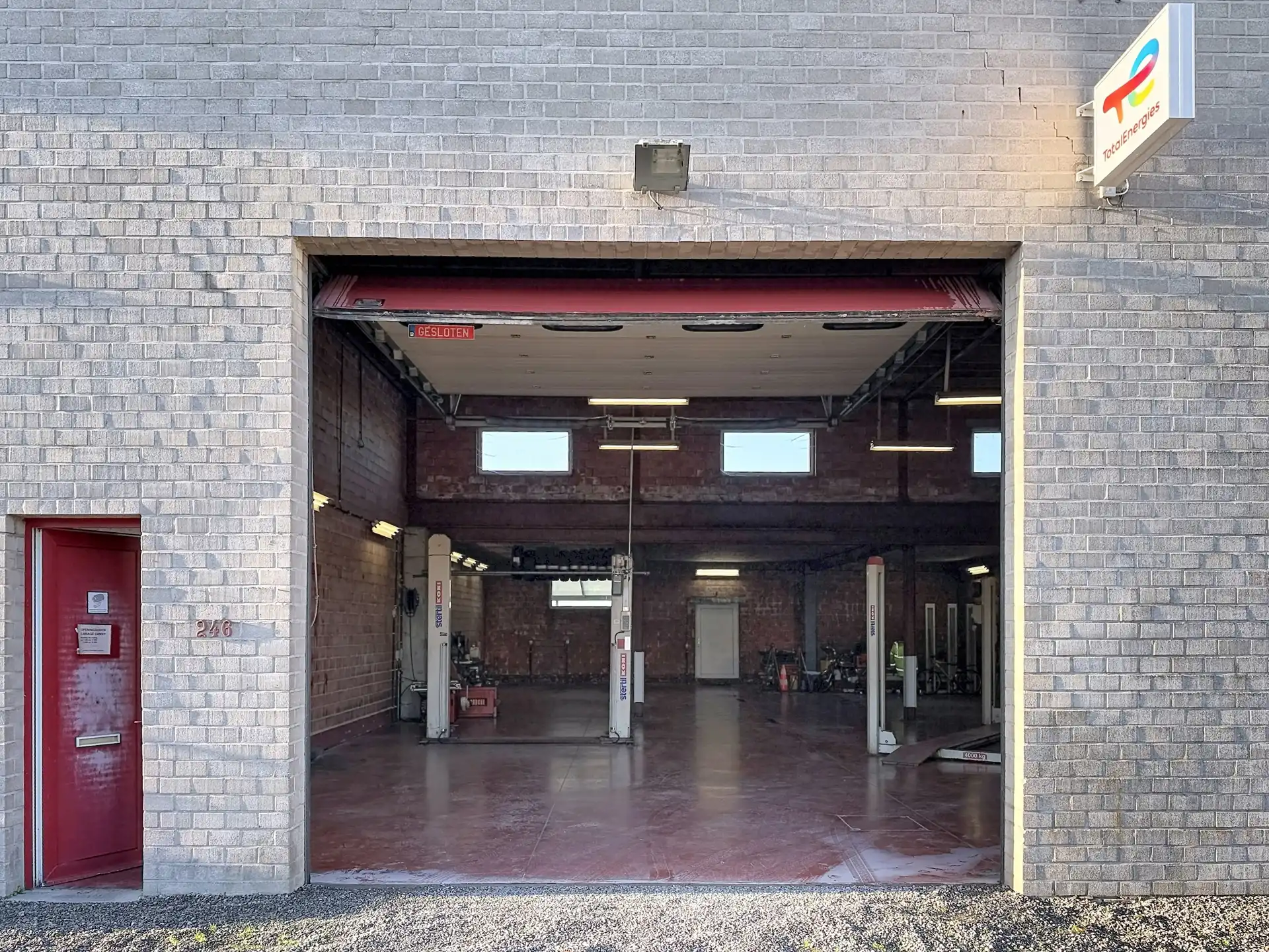 Veelzijdig handelspand met woonst op toplocatie in Grimbergen! foto 2