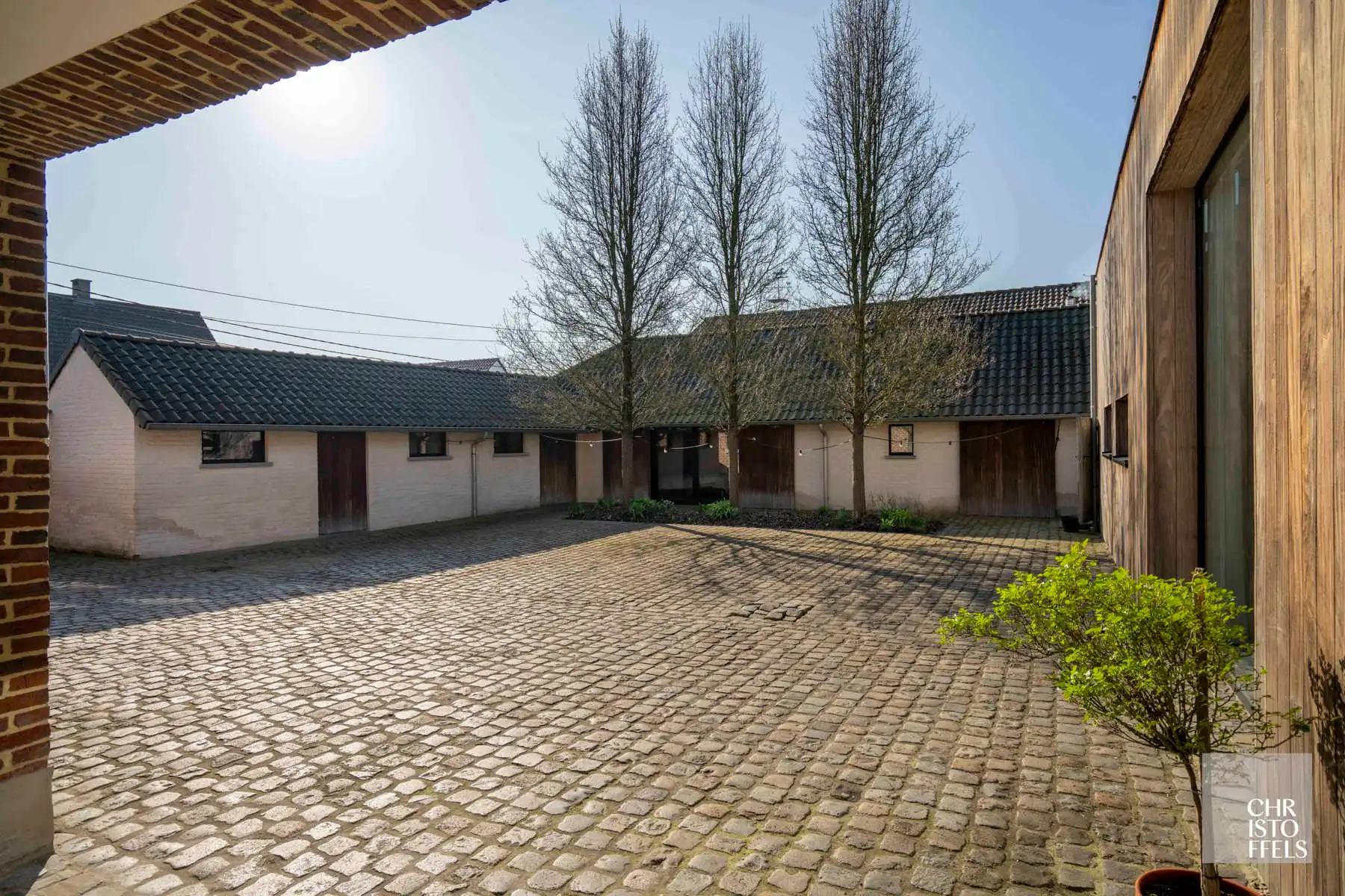 Exclusieve vierkantshoeve met buitenzwembad en vrij uitzicht op perceel van 3.213m² foto 36