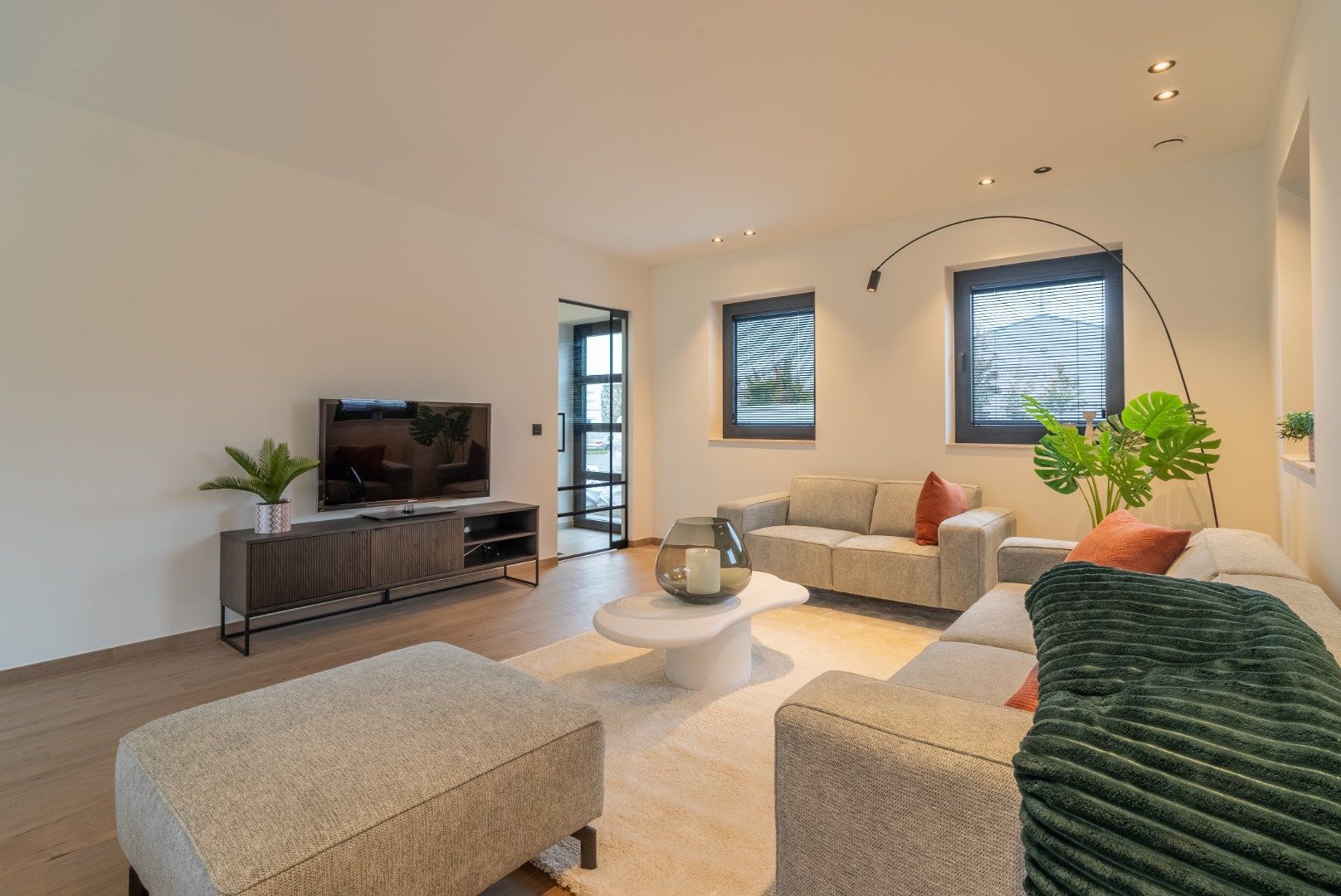 Comfortabele nieuwbouwwoning met 3 slaapkamers en tuin in Sint-Baafs-Vijve, . foto 4