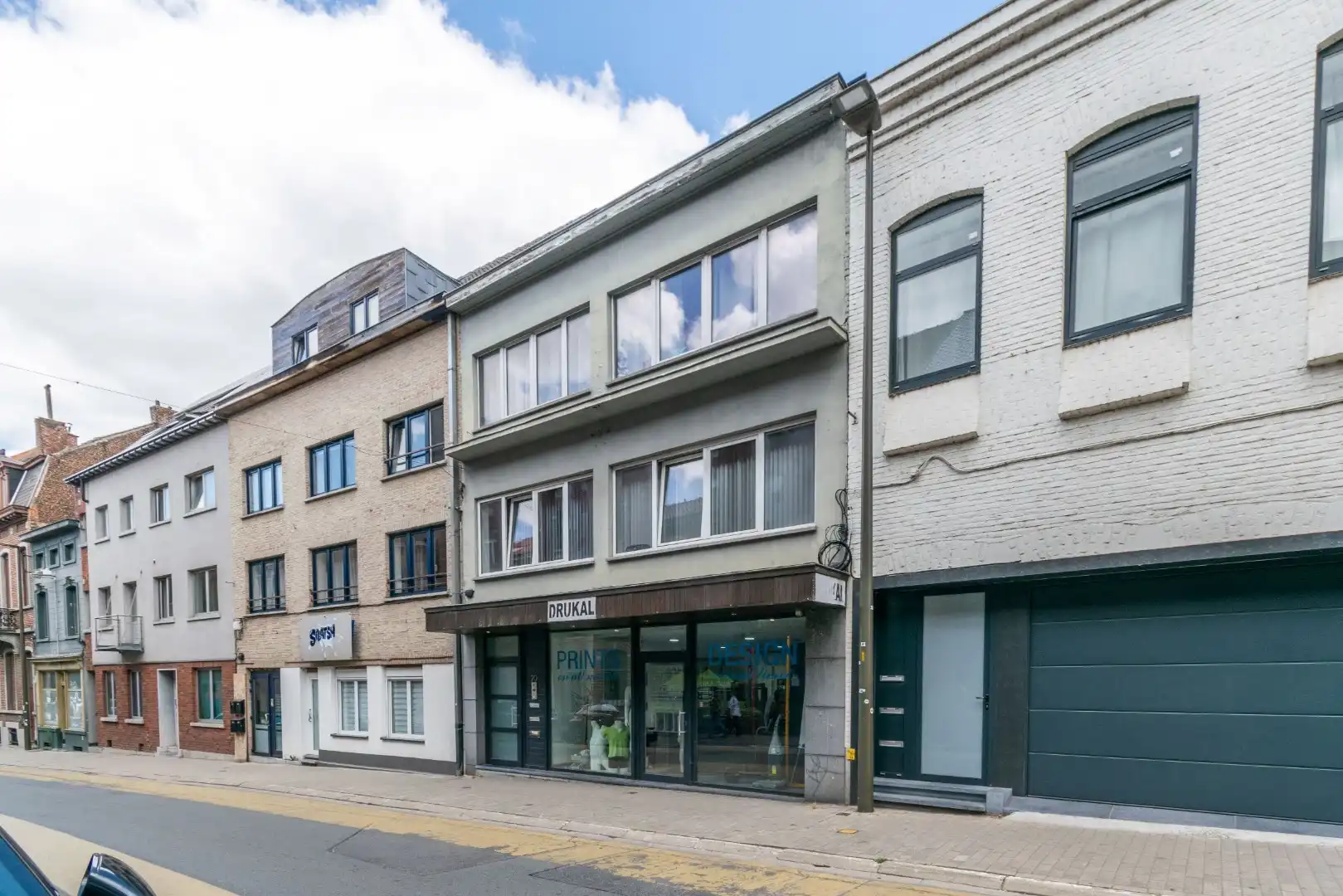 INSTAPKLAAR HANDELS-/KANTOORGELIJKVLOERS (334m²) foto 3