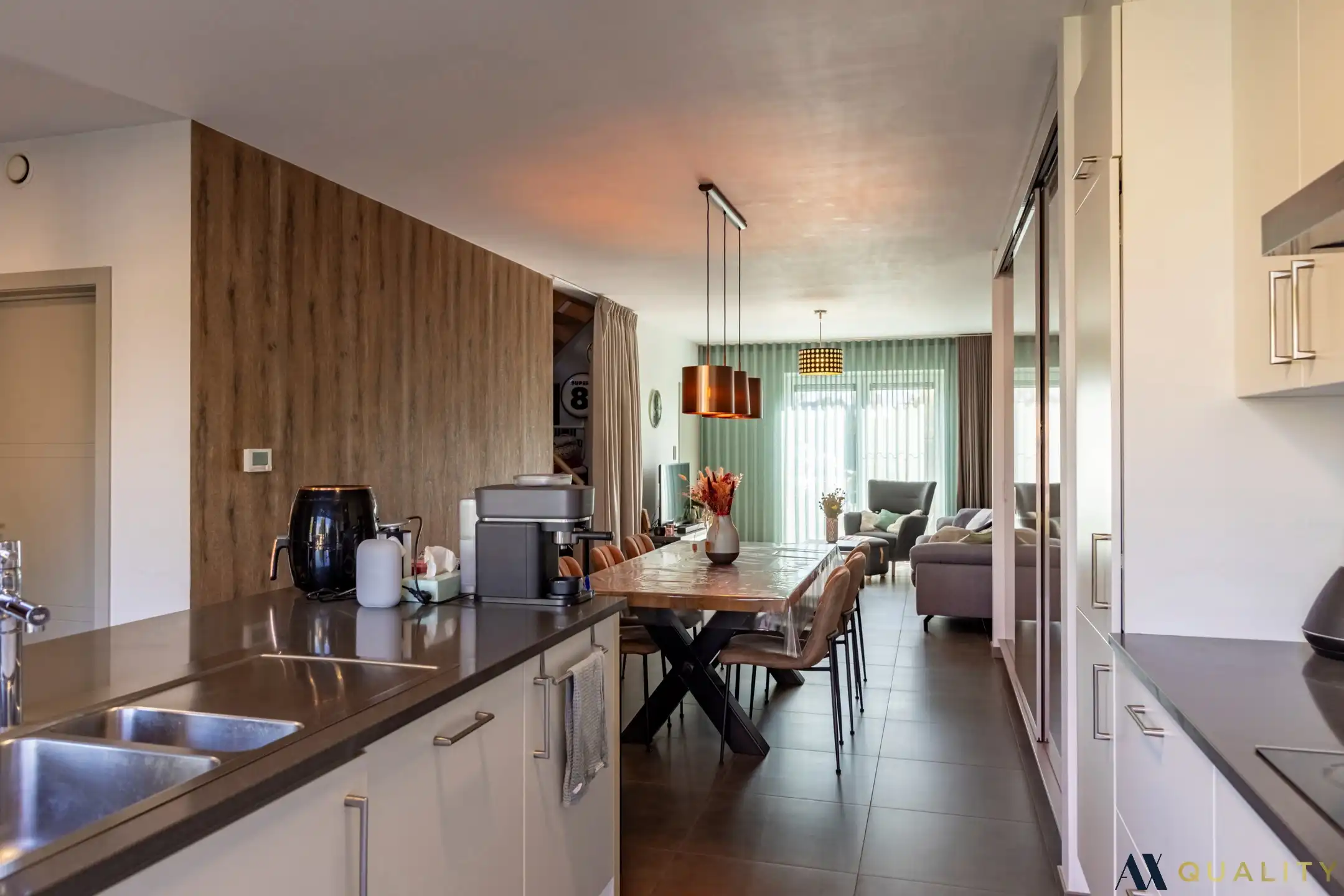 Rustig gelegen, instapklare woning met 4 slaapkamers en aangelegde tuin foto 5