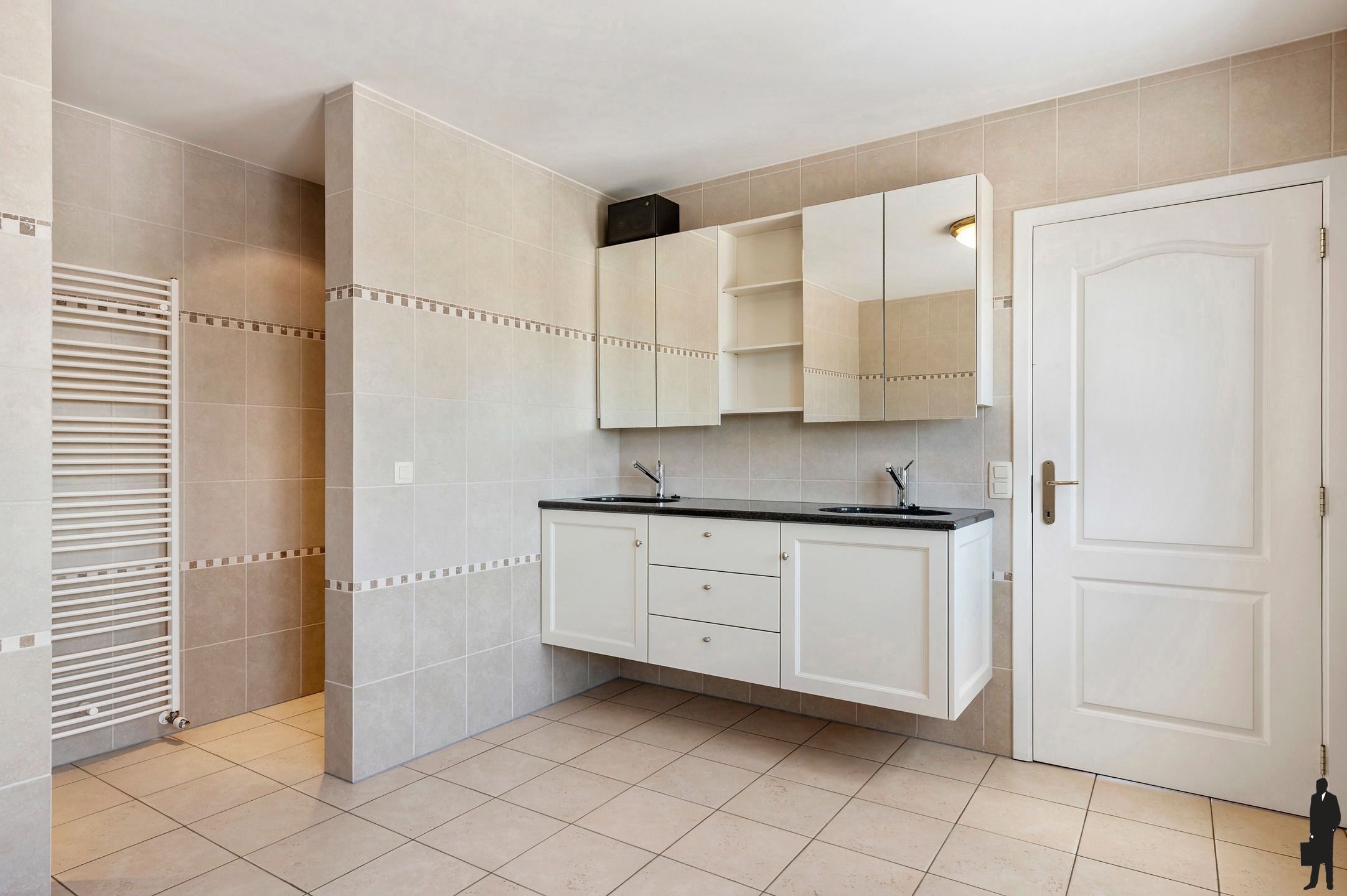 Ruime landelijke woning met tijdloze architectuur foto 12