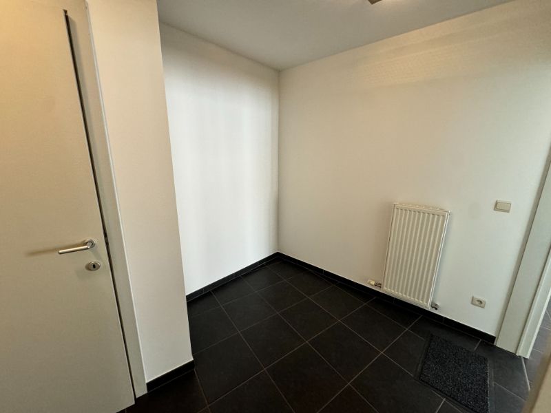 Instapklaar 2 slpk appartement nabij centrum Geel. foto 3