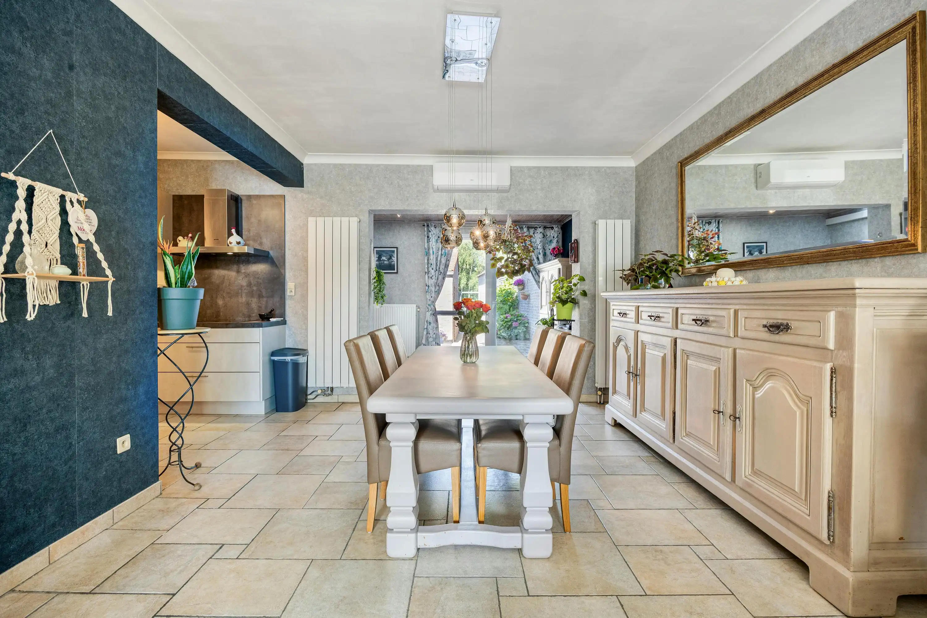Gerenoveerd en energiezuinig huis met 3 slaapkamers in Boom foto 7