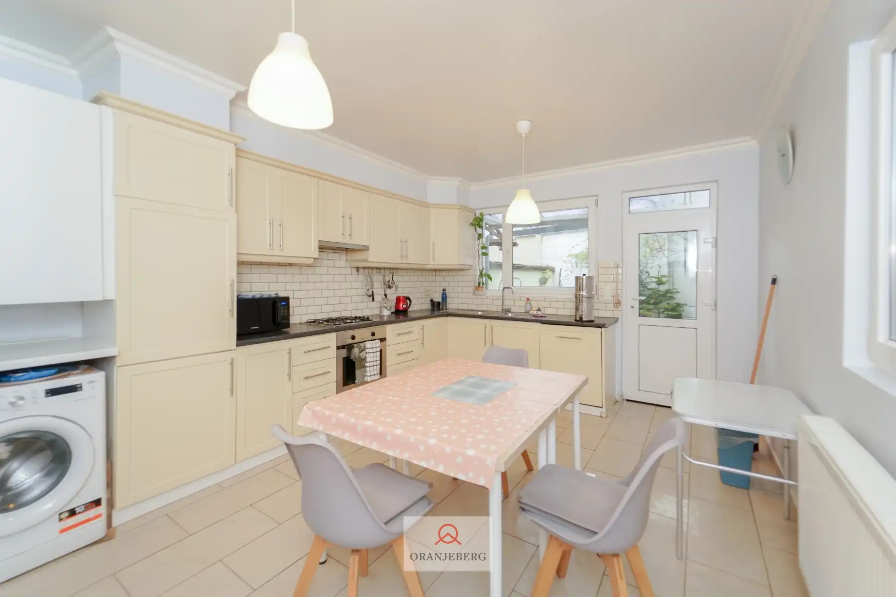 Rustig gelegen woning met stadstuintje foto 3