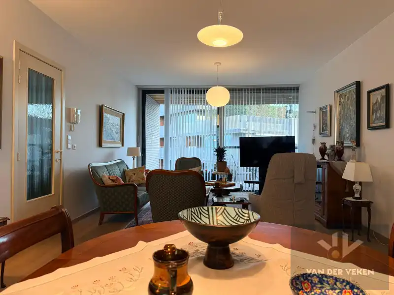 Ruim 2 slaapkamer appartement in hartje Hasselt! foto 4