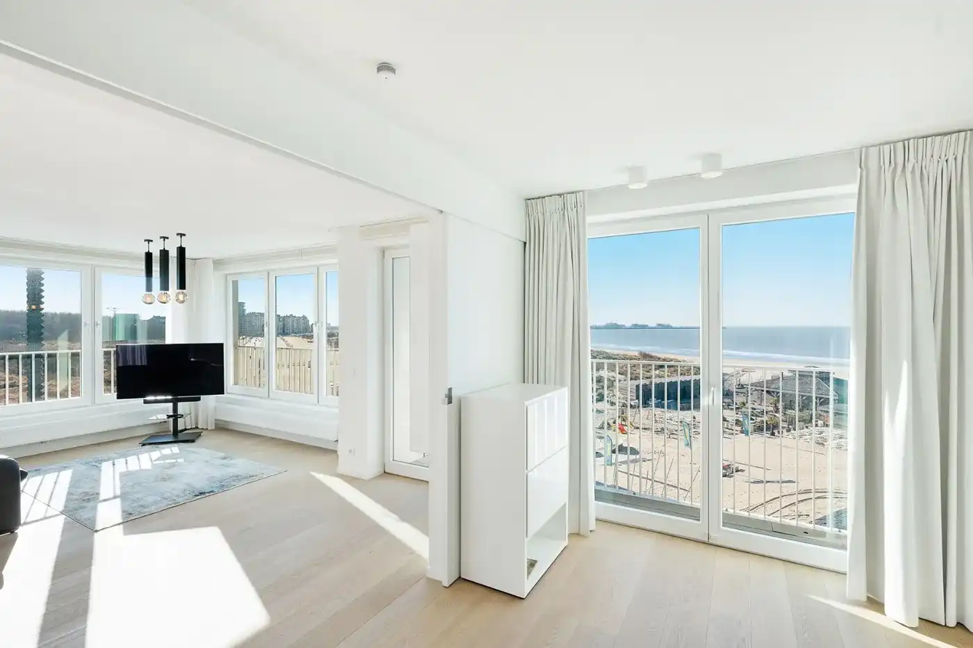 Ruim hoekappartement met zonneterrassen in de recente residentie Cap Horn foto 11
